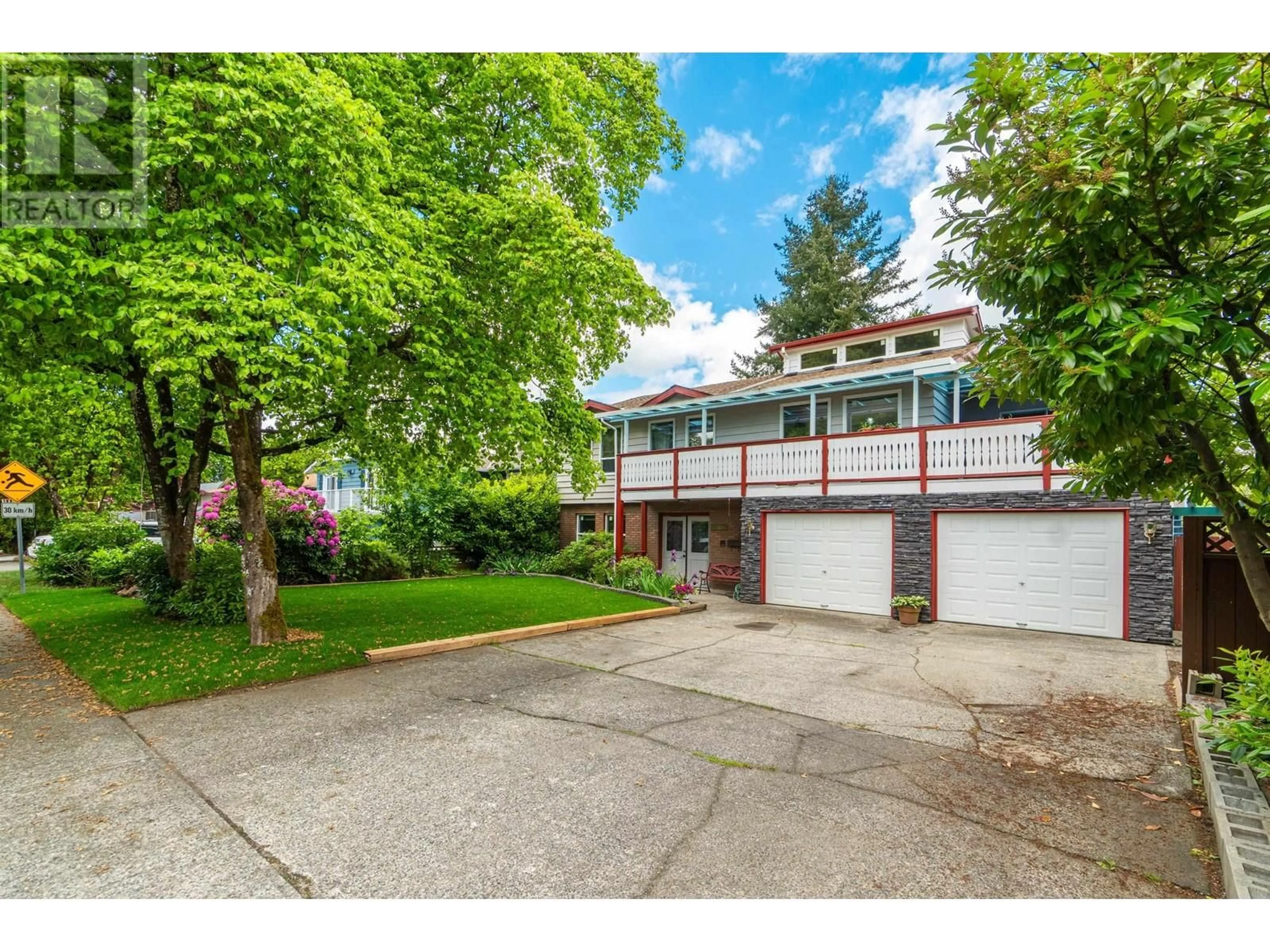 A pic from outside/outdoor area/front of a property/back of a property/a pic from drone, street for 20895 ALPINE CRESCENT, Maple Ridge British Columbia V4R2N6
