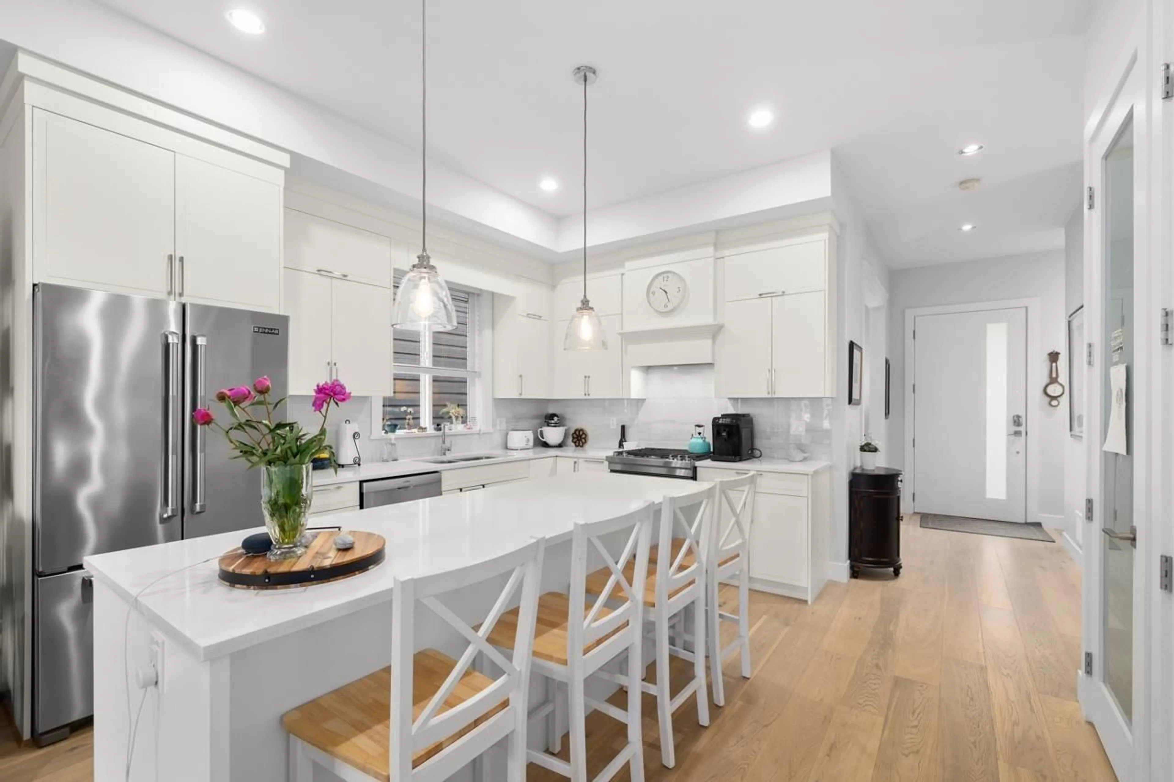 Open concept kitchen, unknown for 2131 164A, Surrey British Columbia V3Z0V5