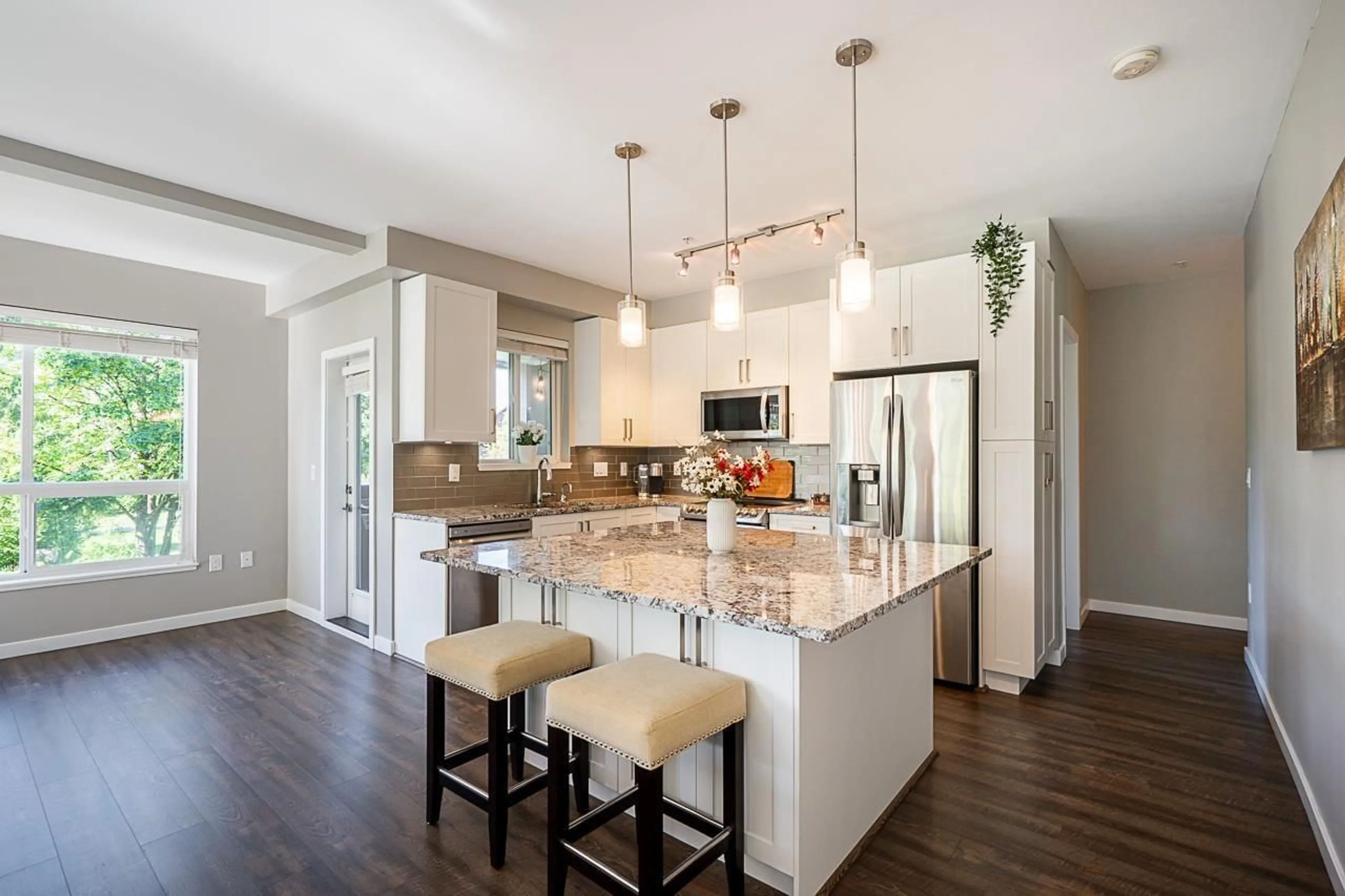 Open concept kitchen, unknown for 307 - 6490 194, Surrey British Columbia V4N6J9