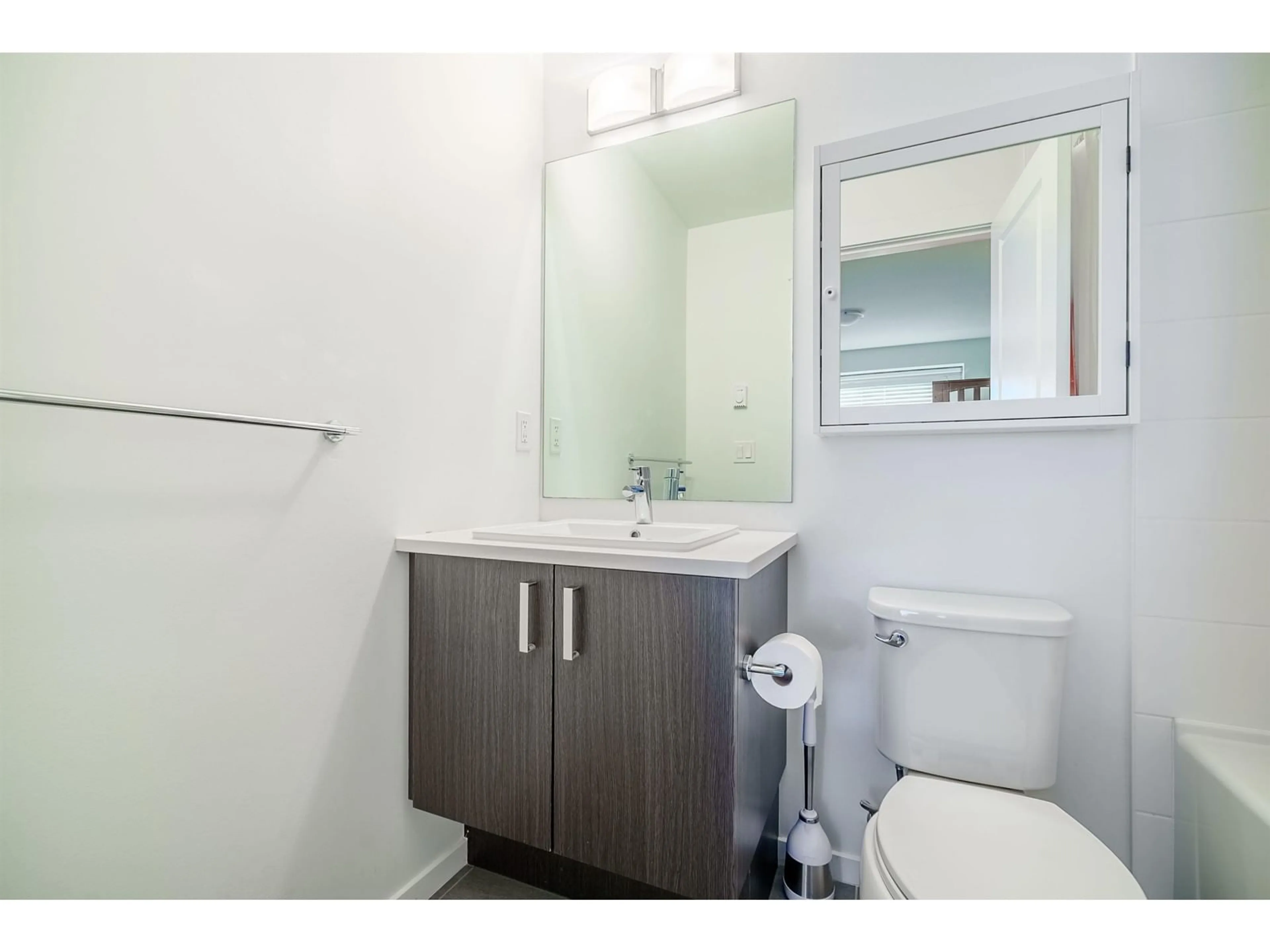 Standard bathroom, unknown for 30 - 15268 28, Surrey British Columbia V4P0E8