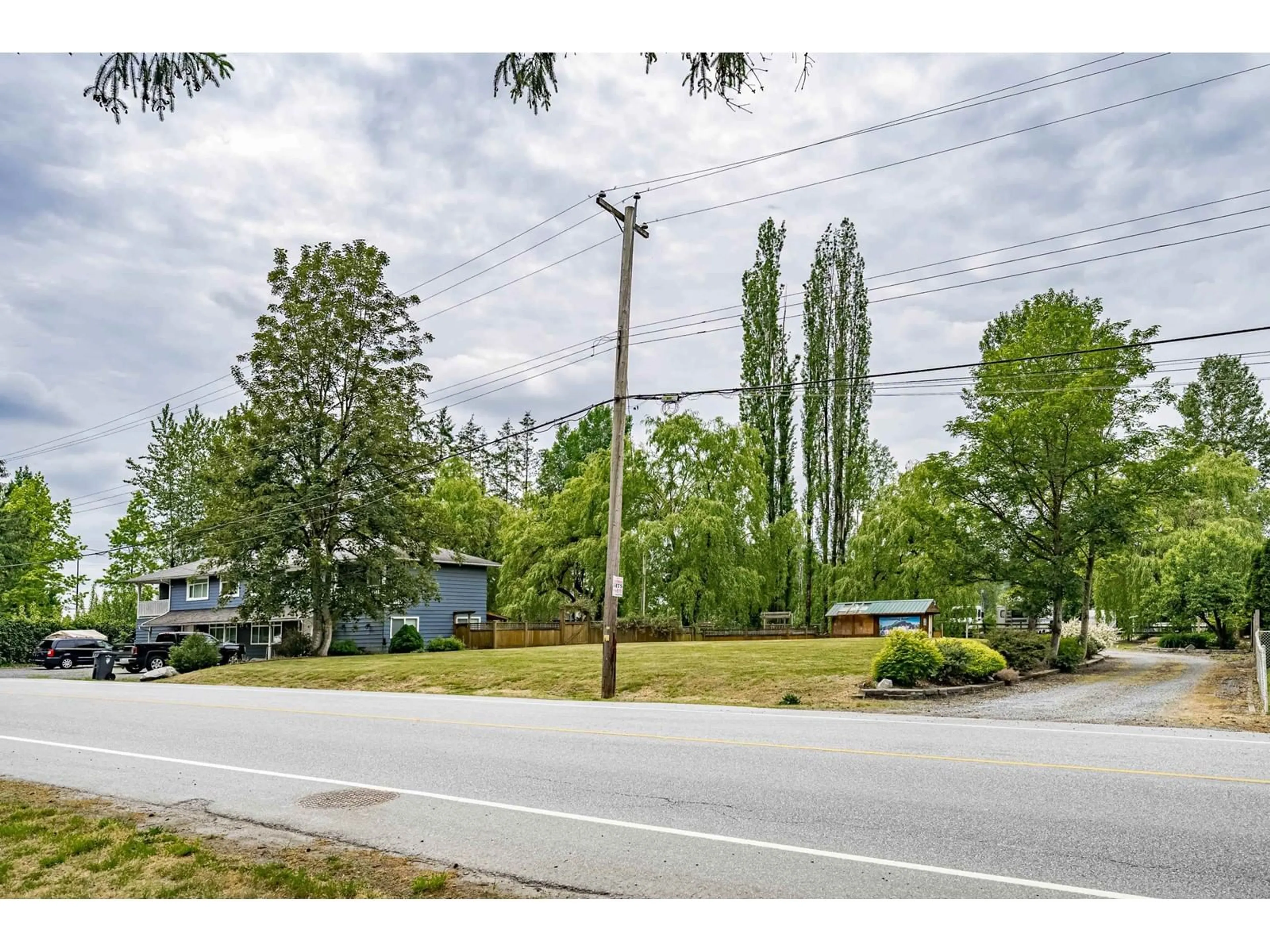 A pic from outside/outdoor area/front of a property/back of a property/a pic from drone, street for 5831 216, Langley British Columbia V2Y2N5