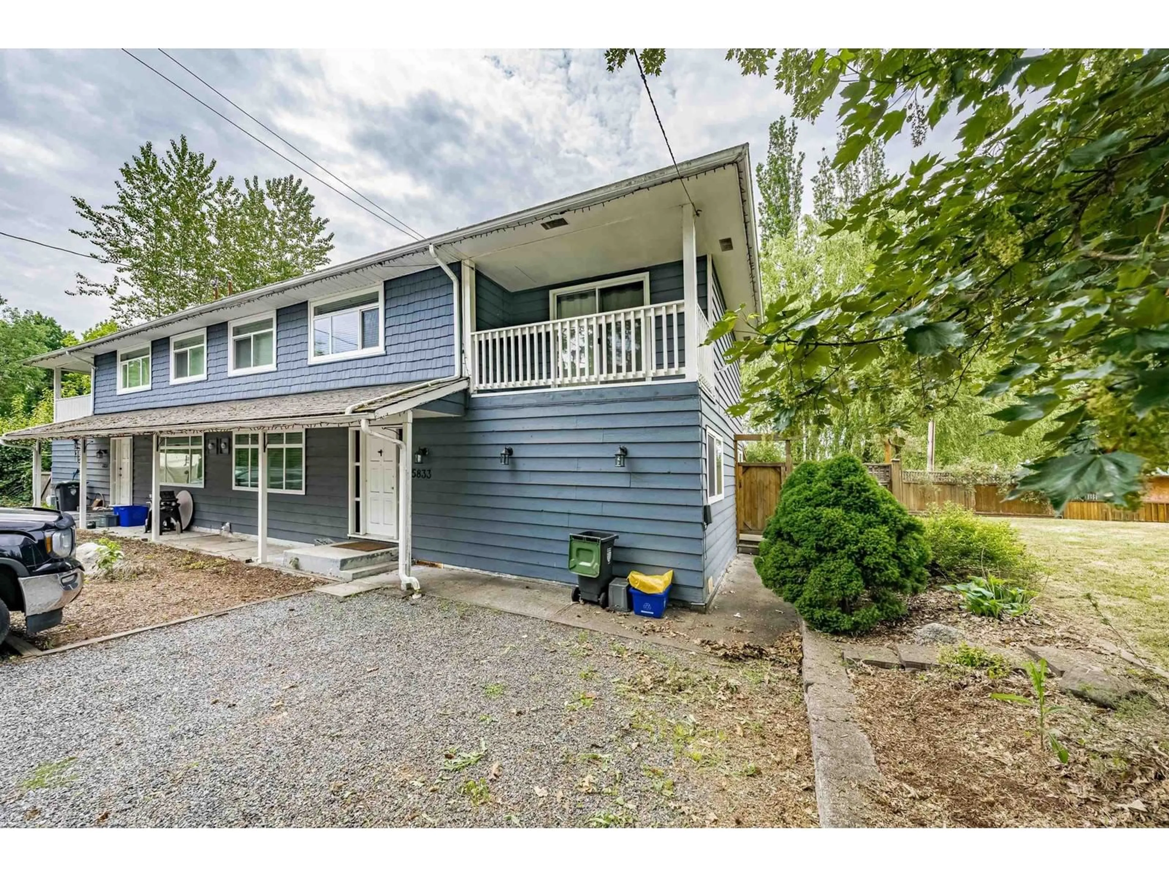 A pic from outside/outdoor area/front of a property/back of a property/a pic from drone, unknown for 5831 216, Langley British Columbia V2Y2N5