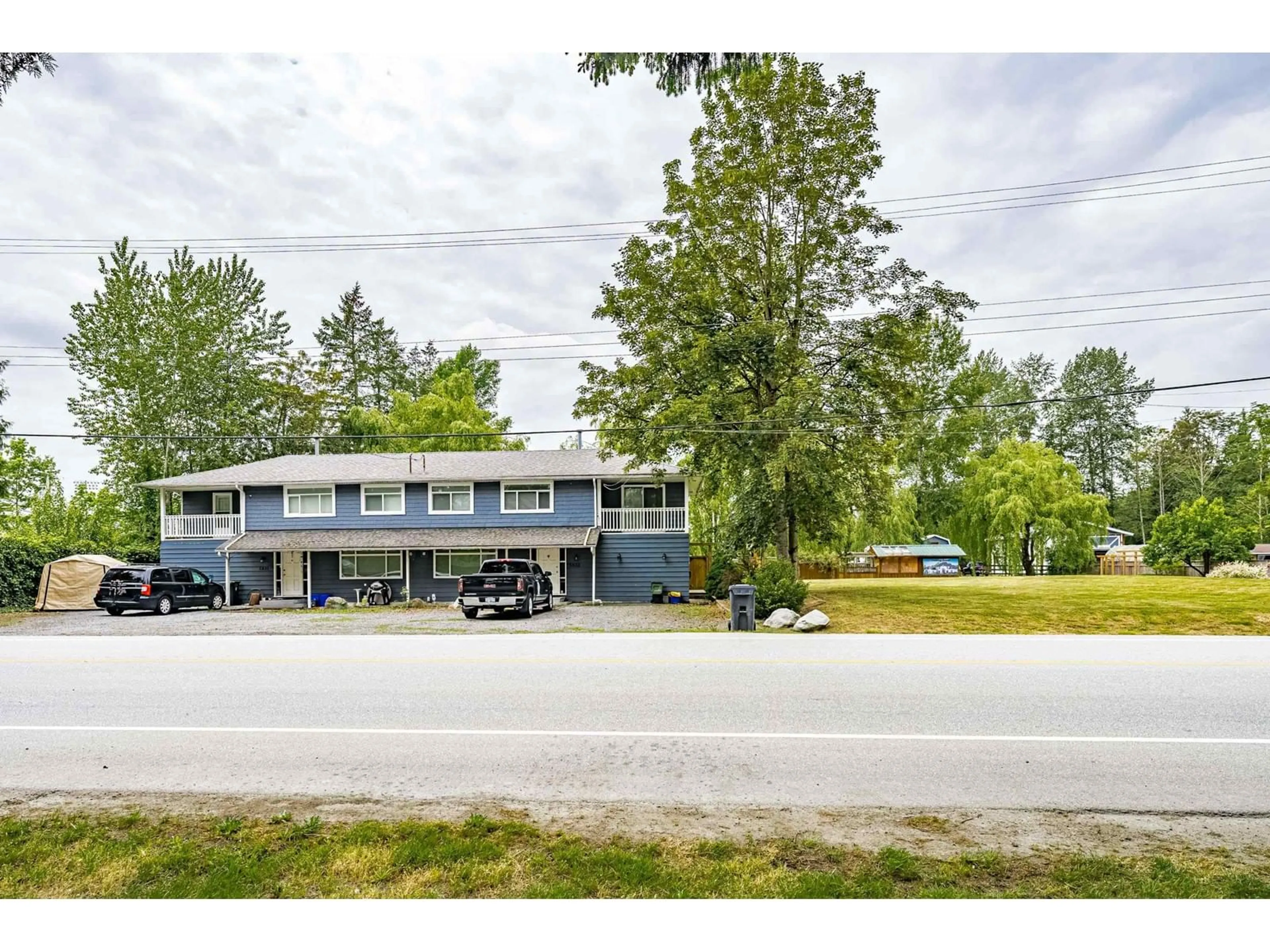 A pic from outside/outdoor area/front of a property/back of a property/a pic from drone, unknown for 5831 216, Langley British Columbia V2Y2N5