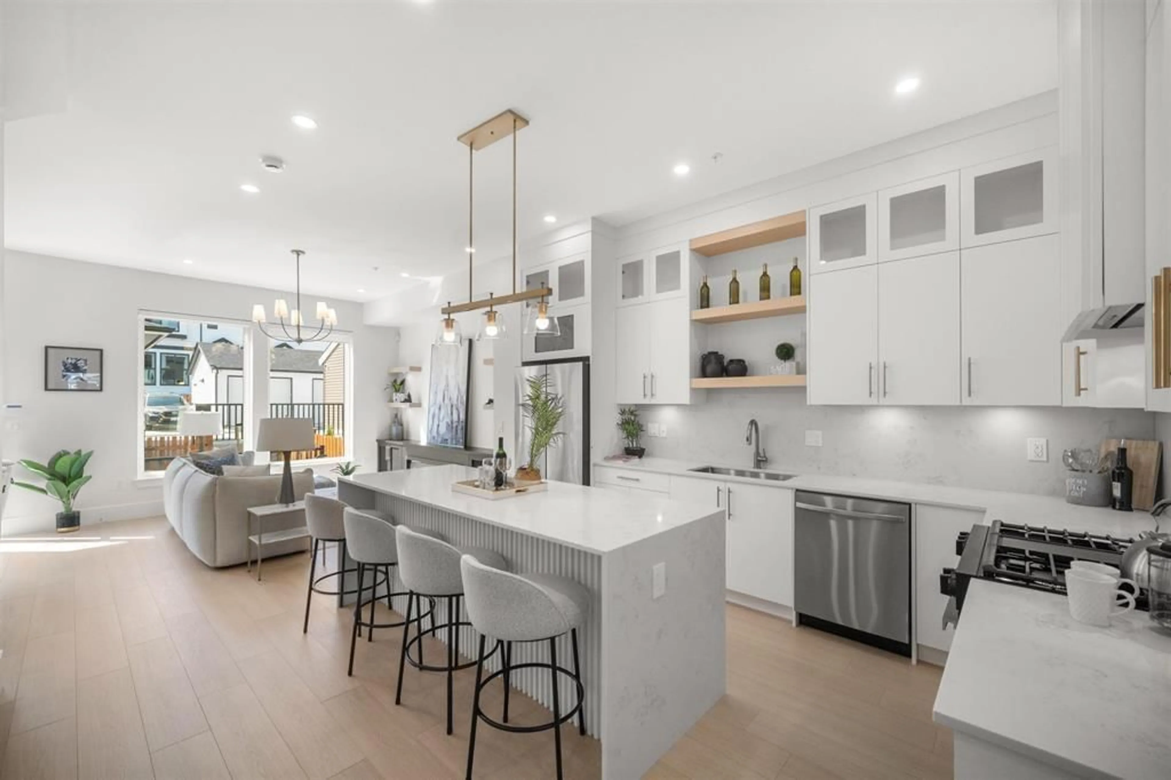 Open concept kitchen, ceramic/tile floor for 20516 75, Langley British Columbia V2Y1V5