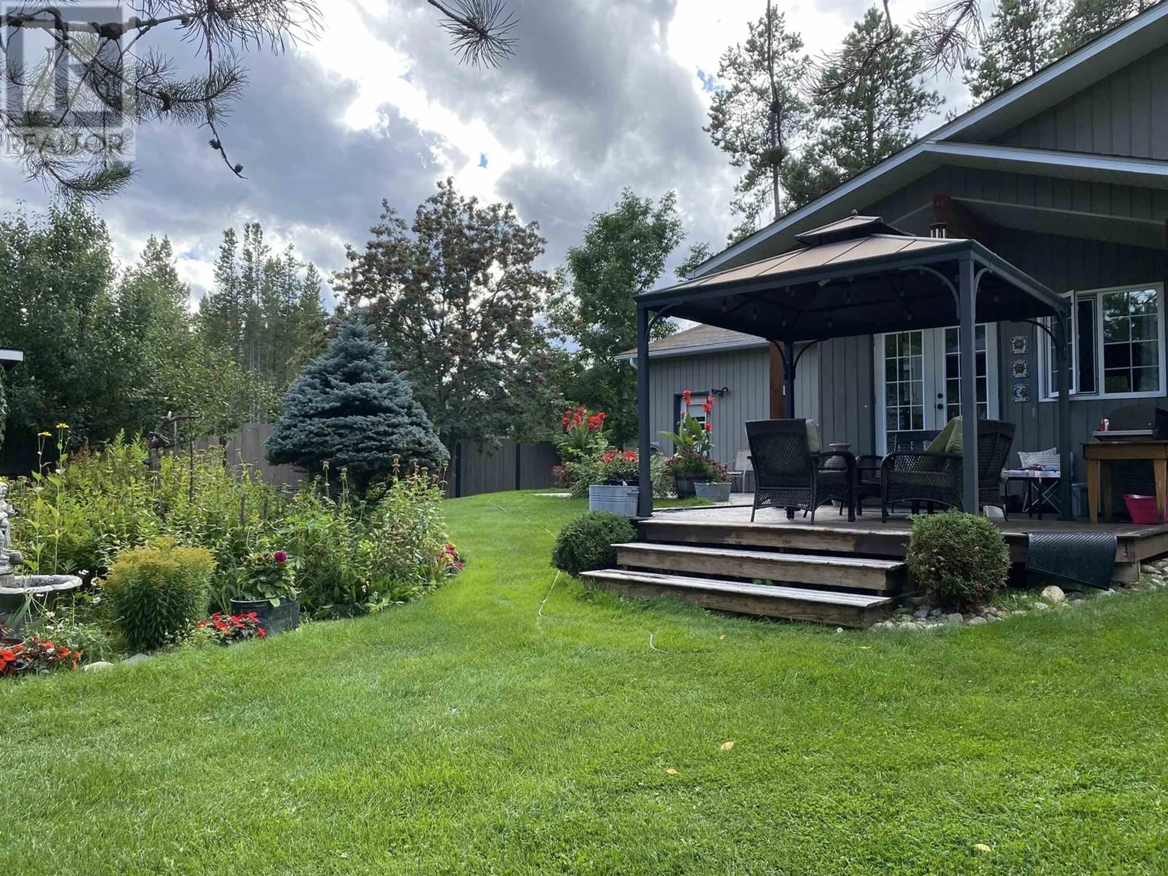 Patio, unknown for 1500 ASH STREET, Valemount British Columbia V0E2Z0