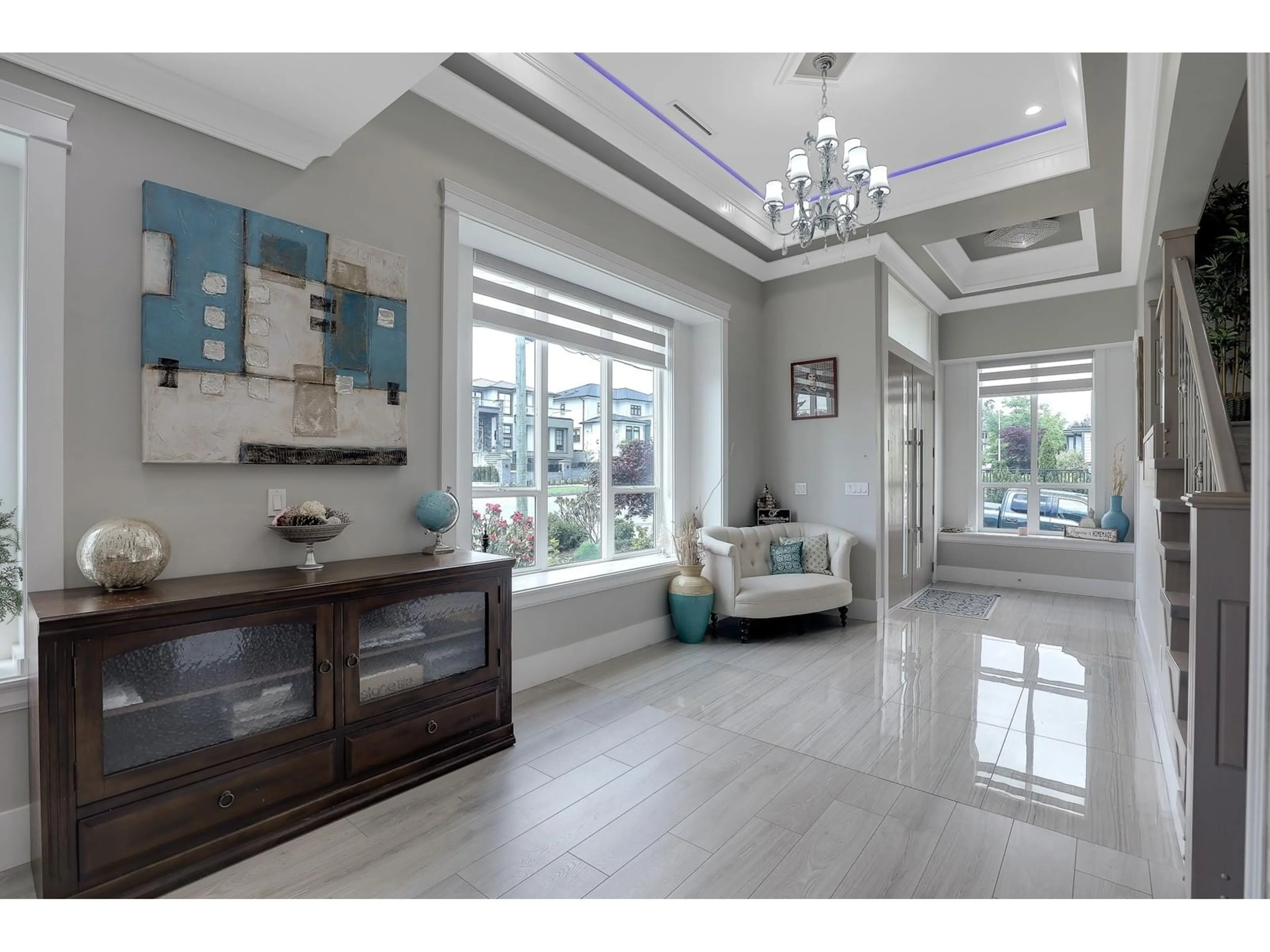 Indoor foyer for 5438 188, Surrey British Columbia V3S6R4