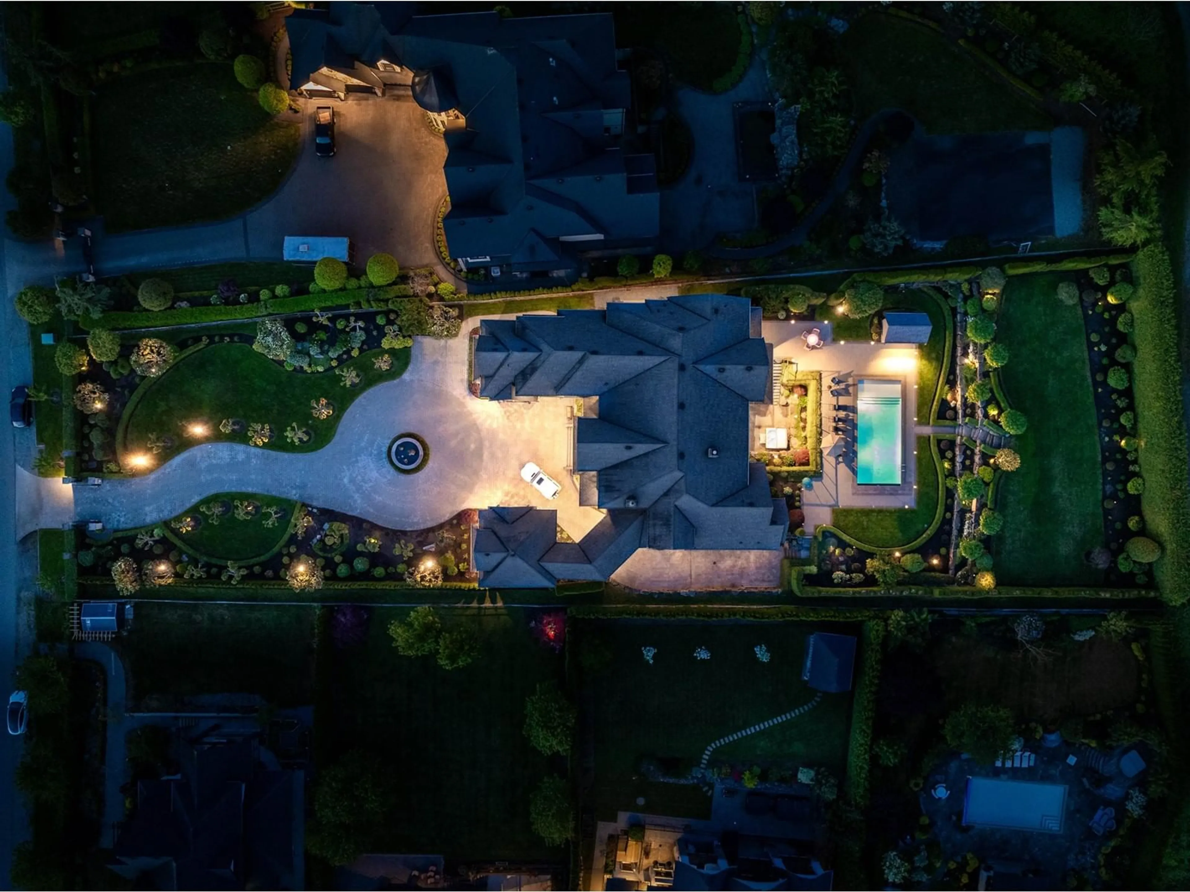 A pic from outside/outdoor area/front of a property/back of a property/a pic from drone, street for 19838 3, Langley British Columbia V2Z0A2