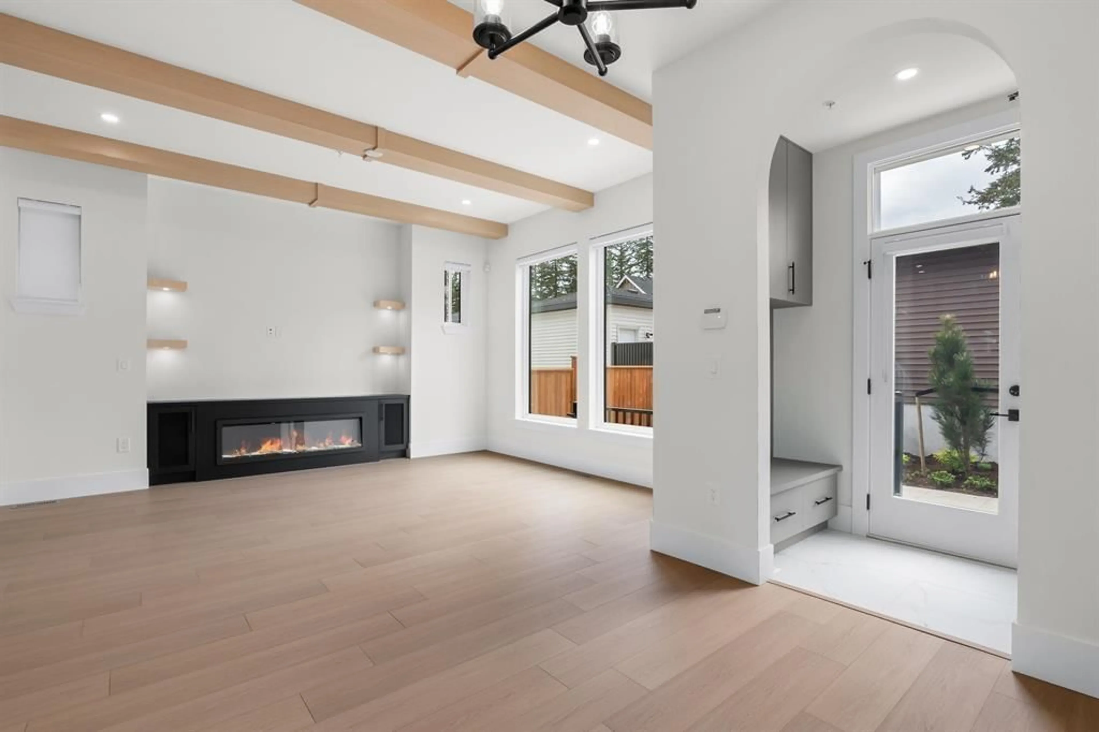 Indoor entryway for 20518 75, Langley British Columbia V2Y1V5