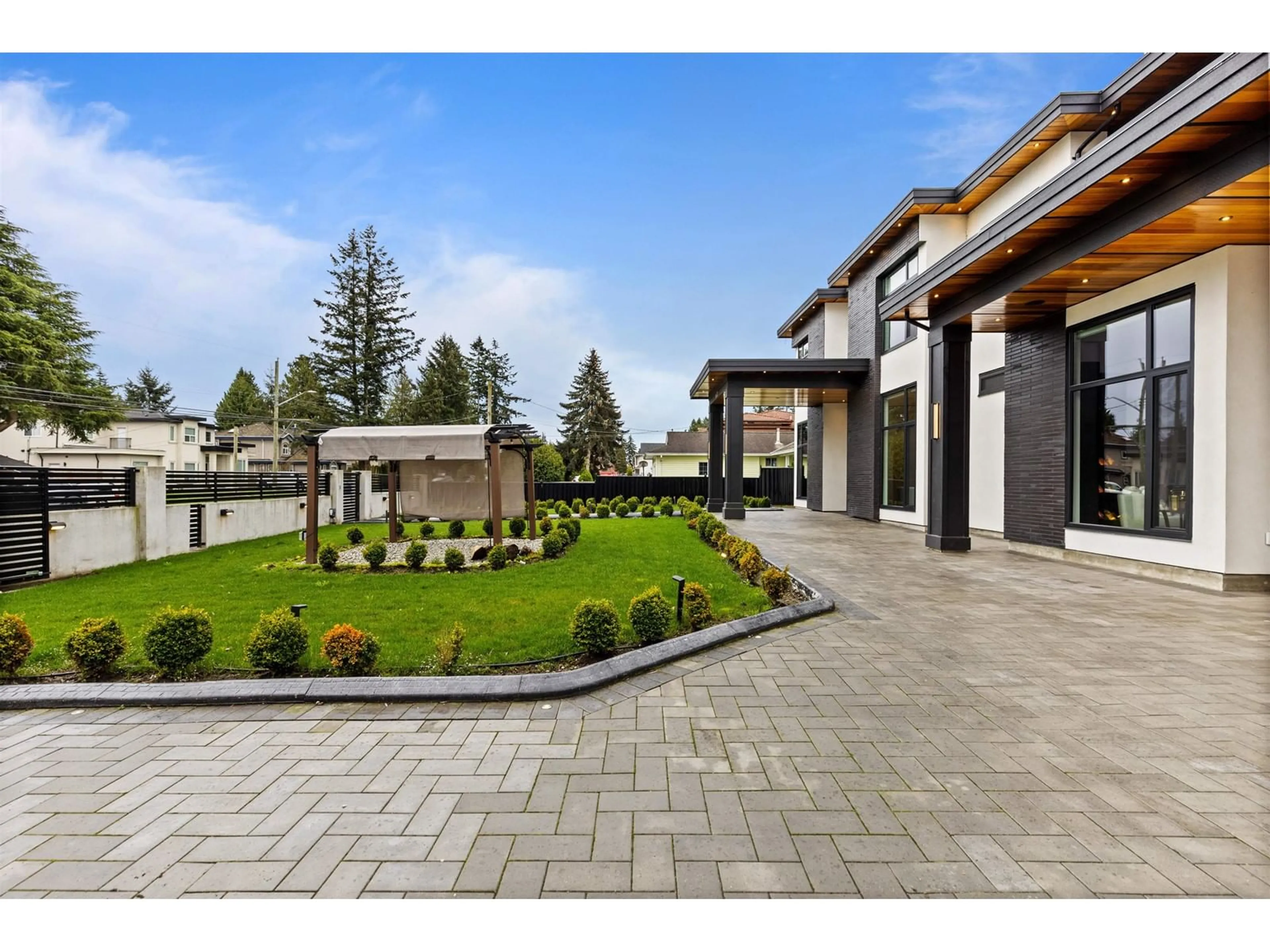 Patio, street for 6173 132, Surrey British Columbia V3X1M9