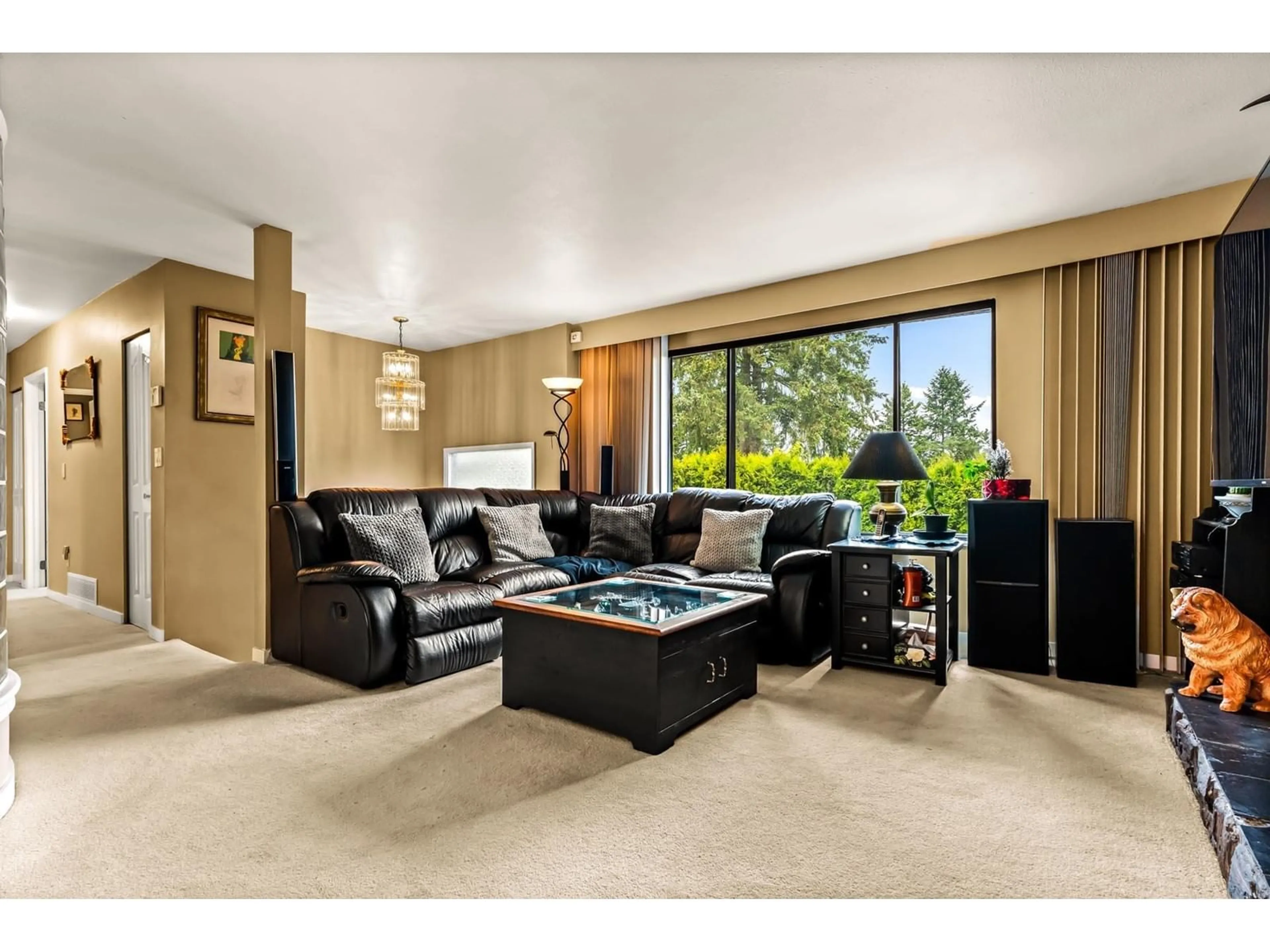 Living room with furniture, unknown for 14142 SUNRIDGE, Surrey British Columbia V3W6B1
