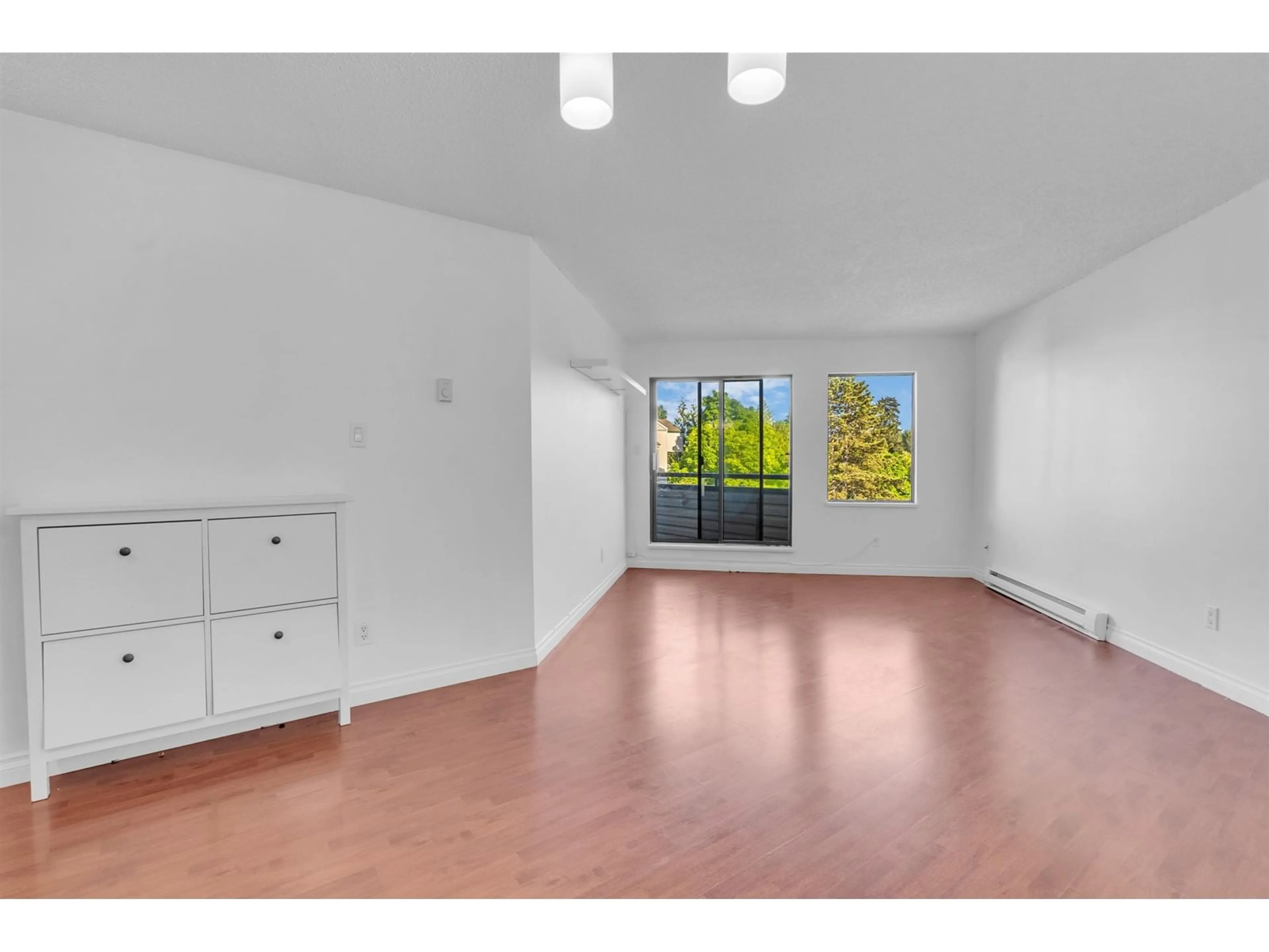 A pic of a room for 307 - 5294 204, Langley British Columbia V3A1Z1