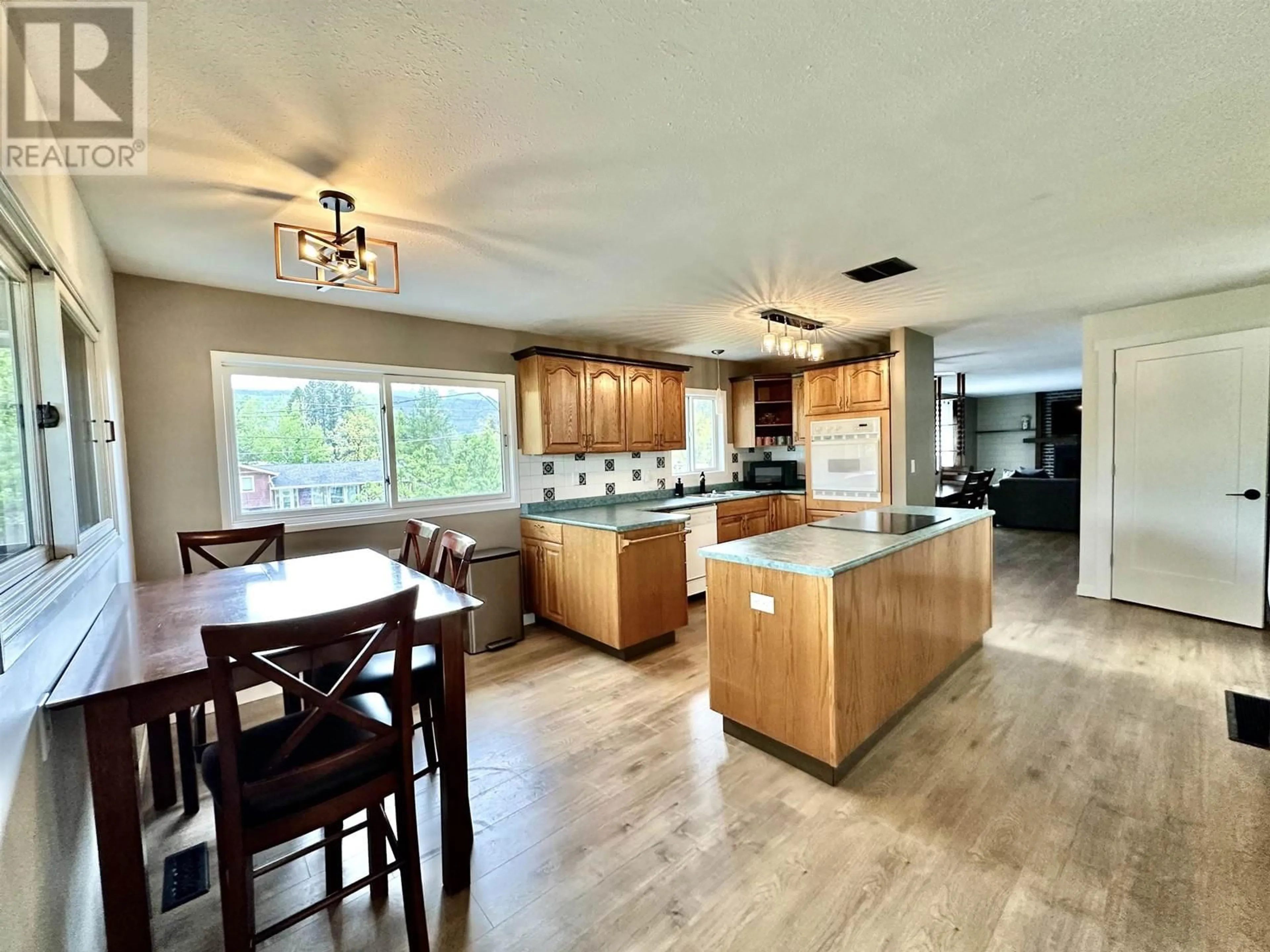 Open concept kitchen, unknown for 1915 CRANBERRY PLACE, Valemount British Columbia V0E2Z0