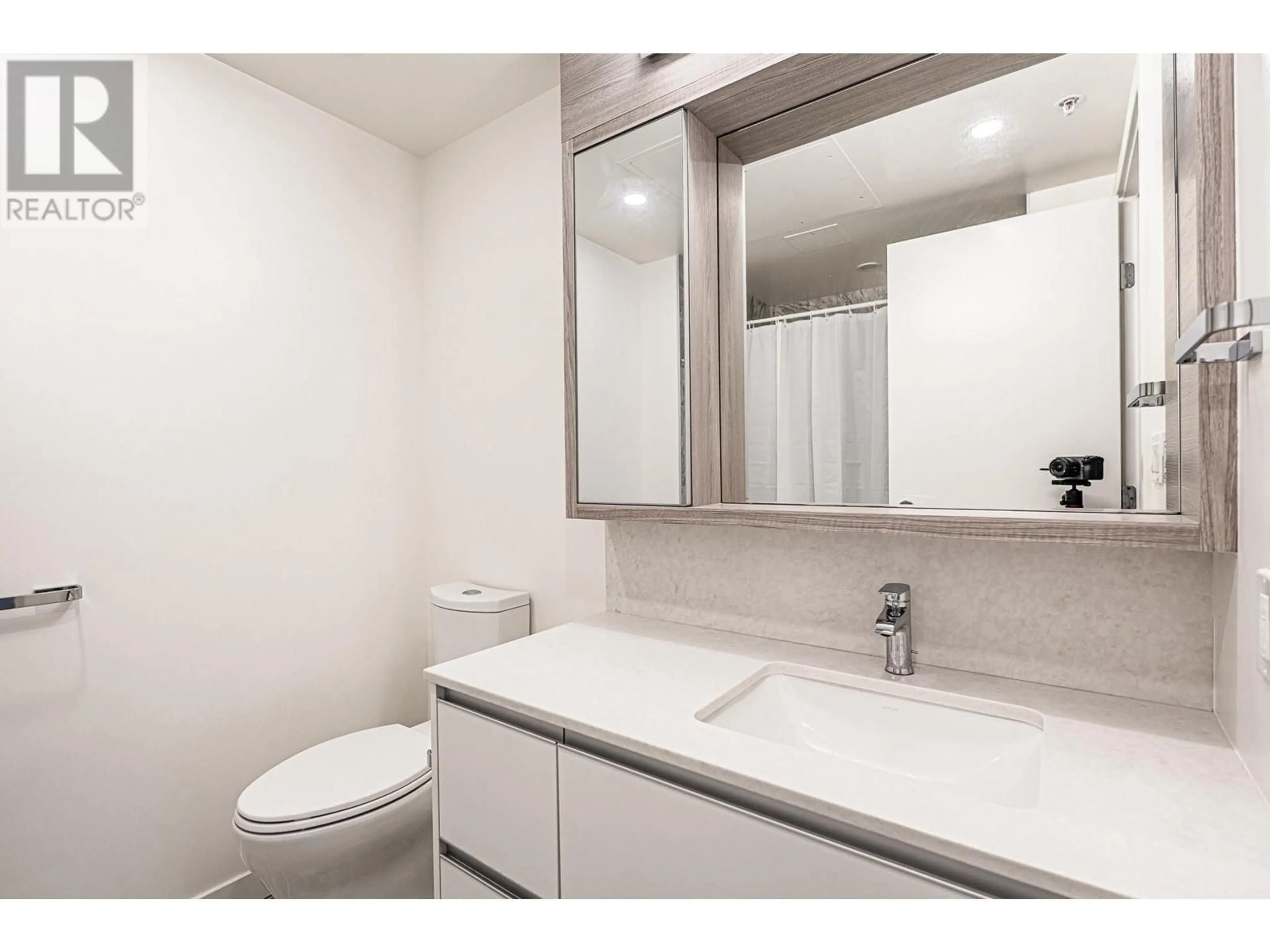 Standard bathroom, unknown for 607 - 6633 BUSWELL STREET, Richmond British Columbia V6Y0M3
