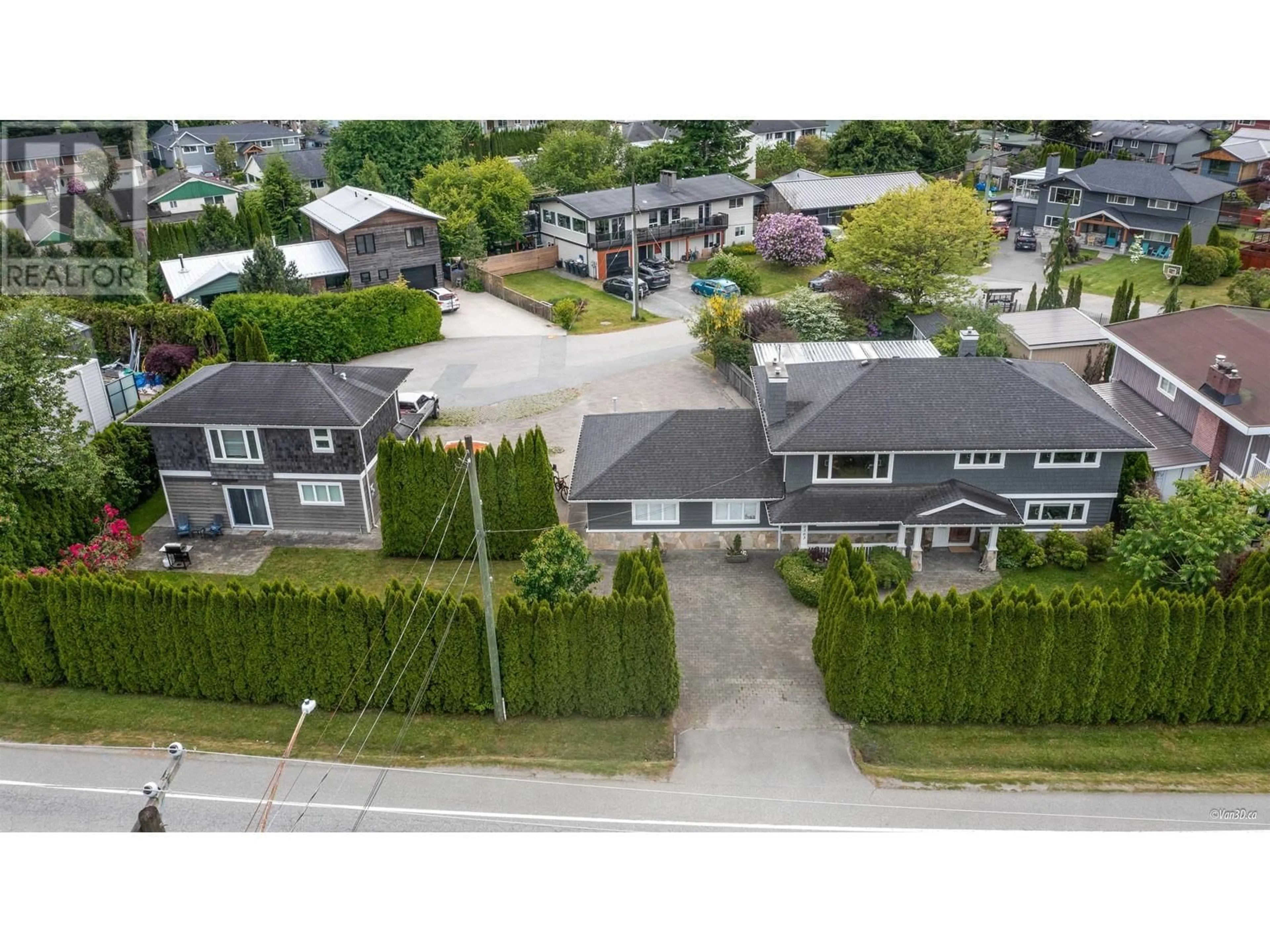 A pic from outside/outdoor area/front of a property/back of a property/a pic from drone, street for 40363 GARIBALDI WAY, Squamish British Columbia V0N1T0