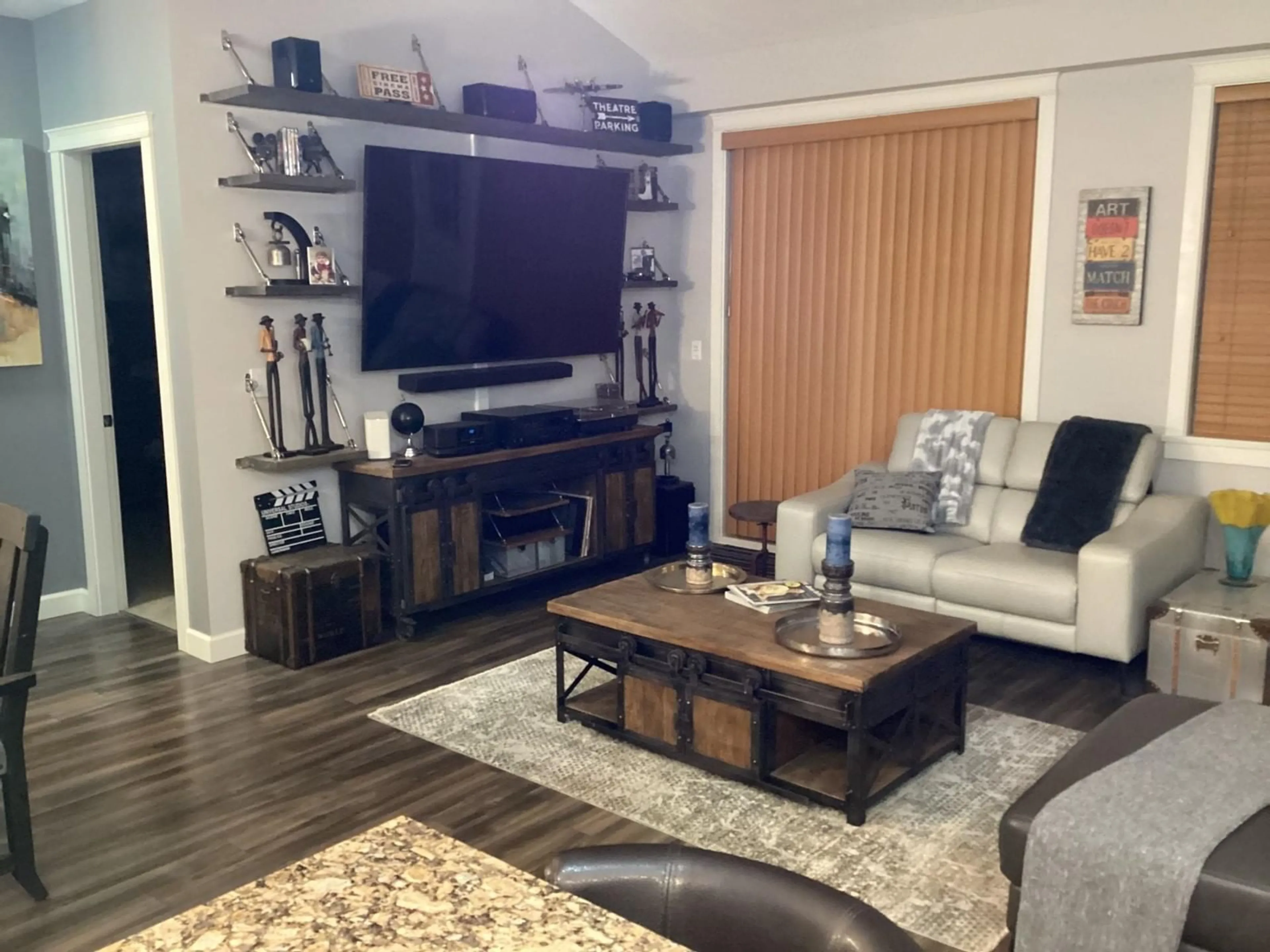 Living room with furniture, wood/laminate floor for B519 - 8218 207A, Langley British Columbia V2Y0Y1