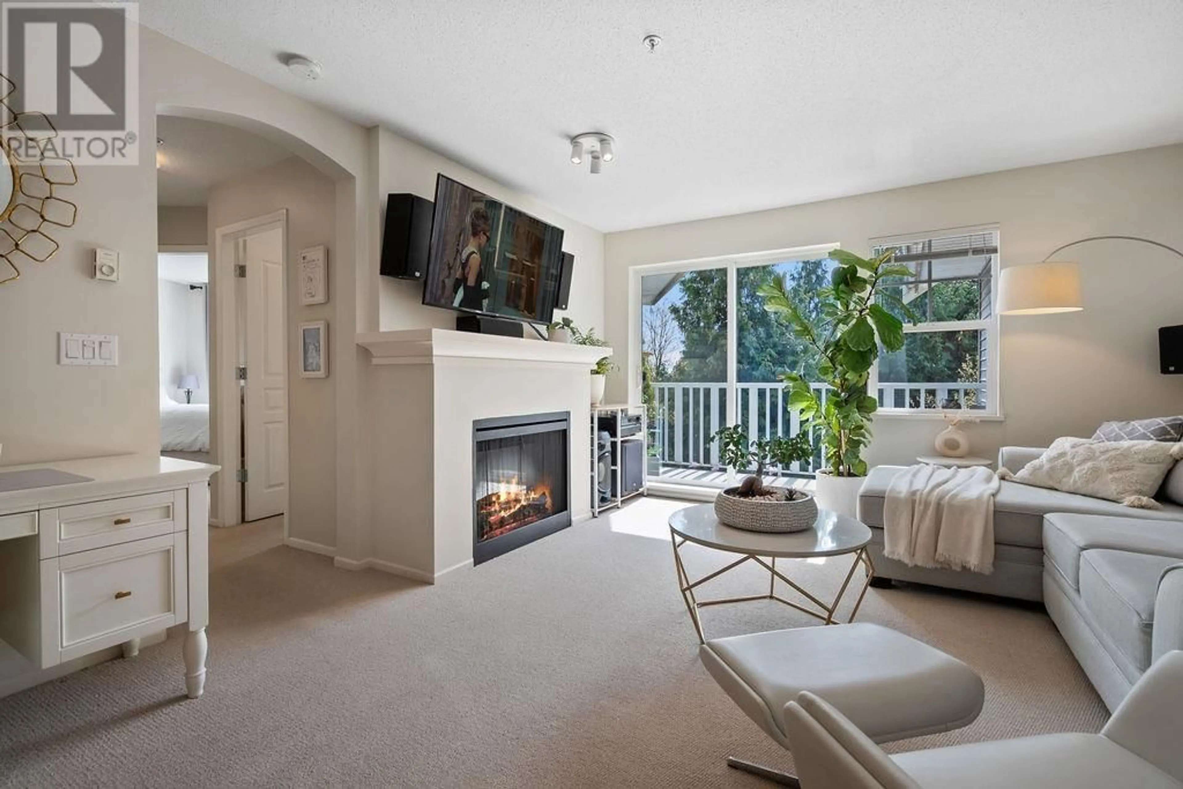 Living room with furniture, unknown for 314 - 7330 SALISBURY AVENUE, Burnaby British Columbia V5E4N8