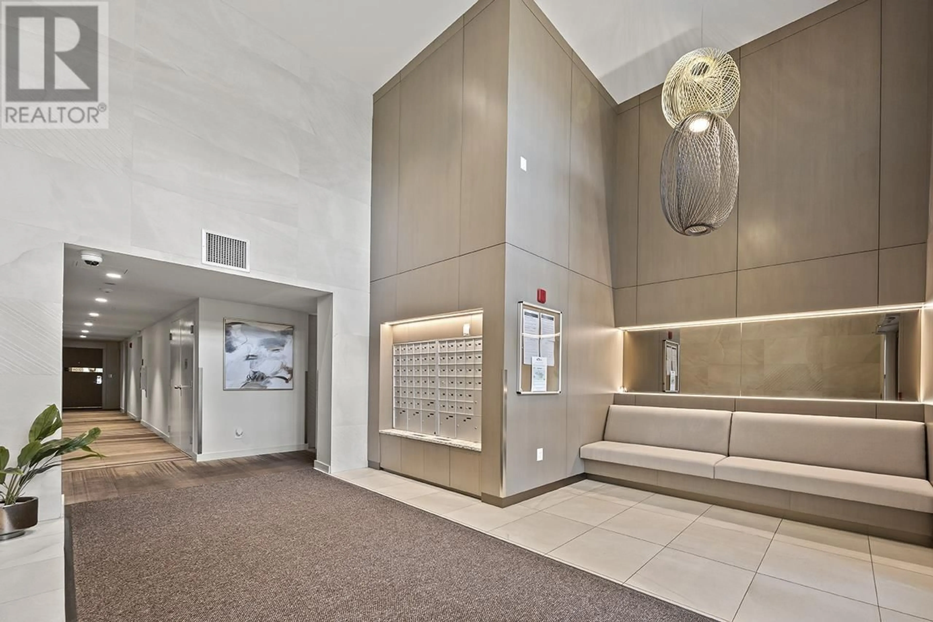 Indoor foyer for 214 - 5289 CAMBIE STREET, Vancouver British Columbia V5Z2Z6