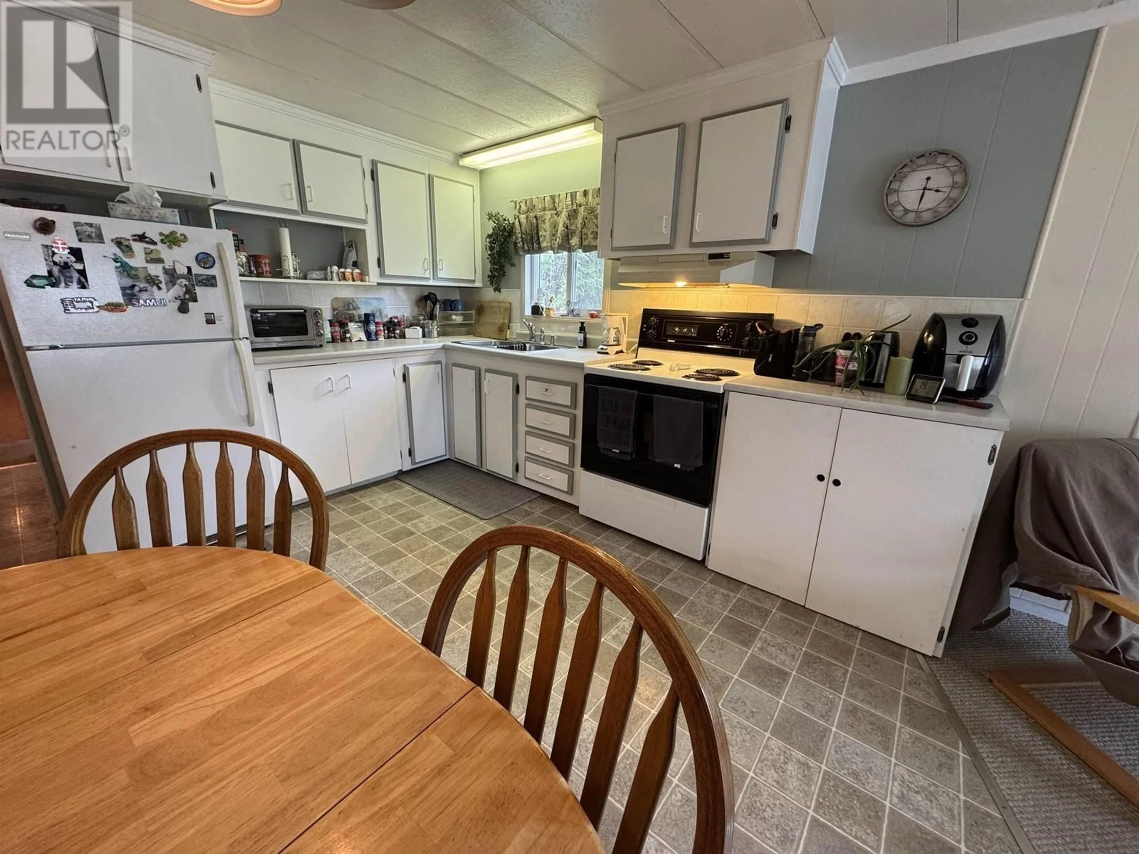 Standard kitchen, unknown for 4177 PACIFIC ROAD, Williams Lake British Columbia V2G4Z7
