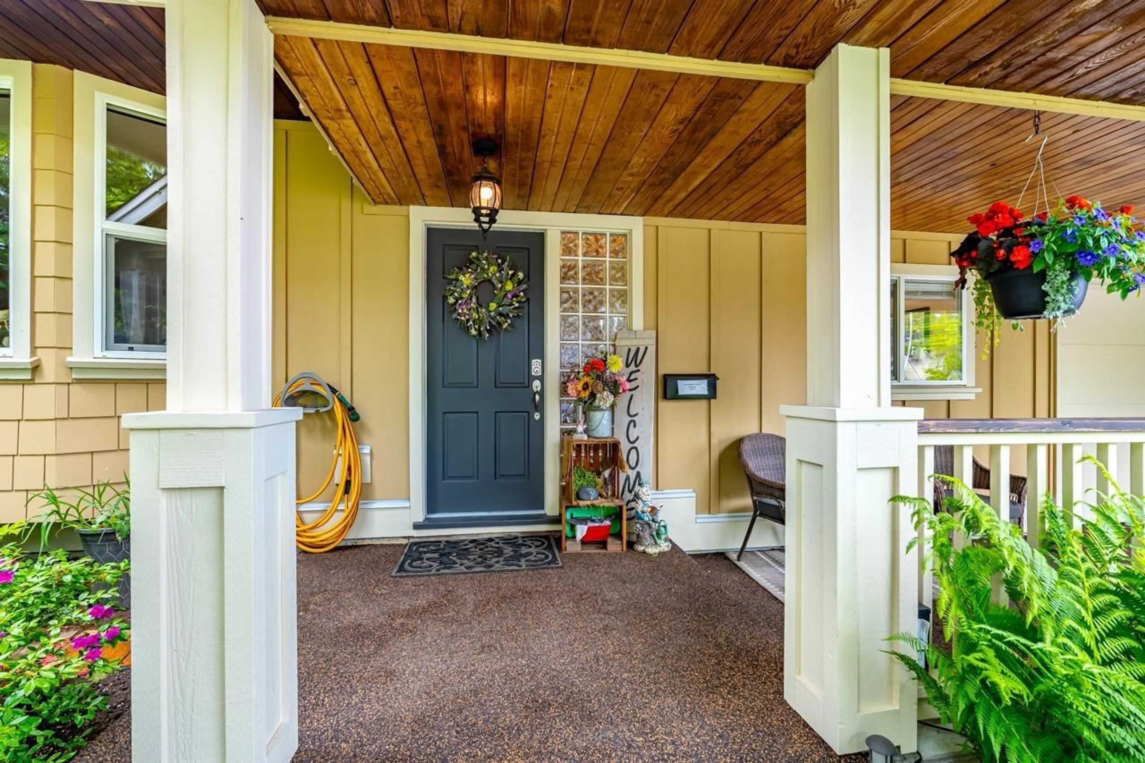 Indoor entryway for 4641 203A, Langley British Columbia V3A5W2