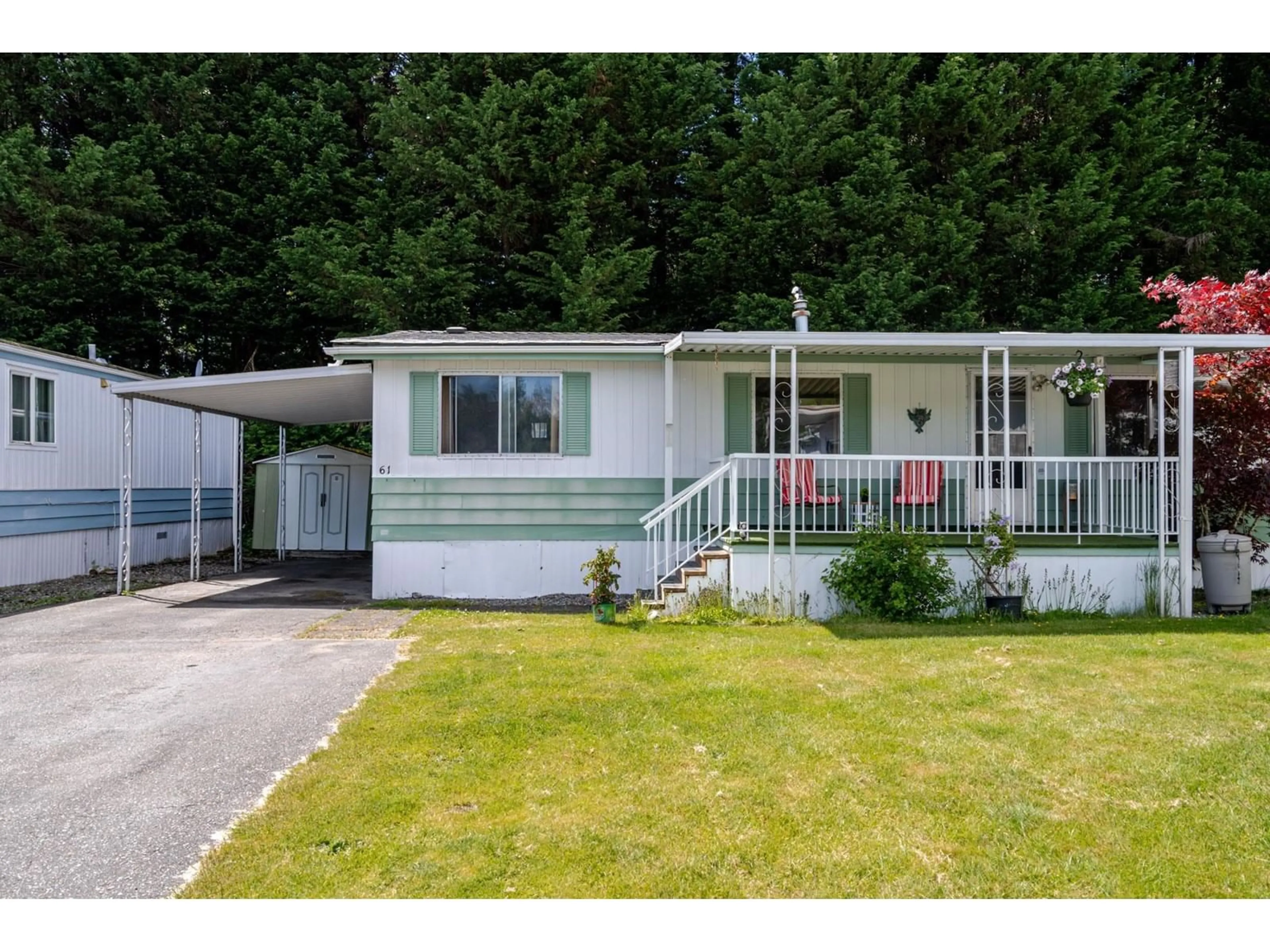 Home with vinyl exterior material, street for 61 - 2270 196TH, Langley British Columbia V2Z1N6