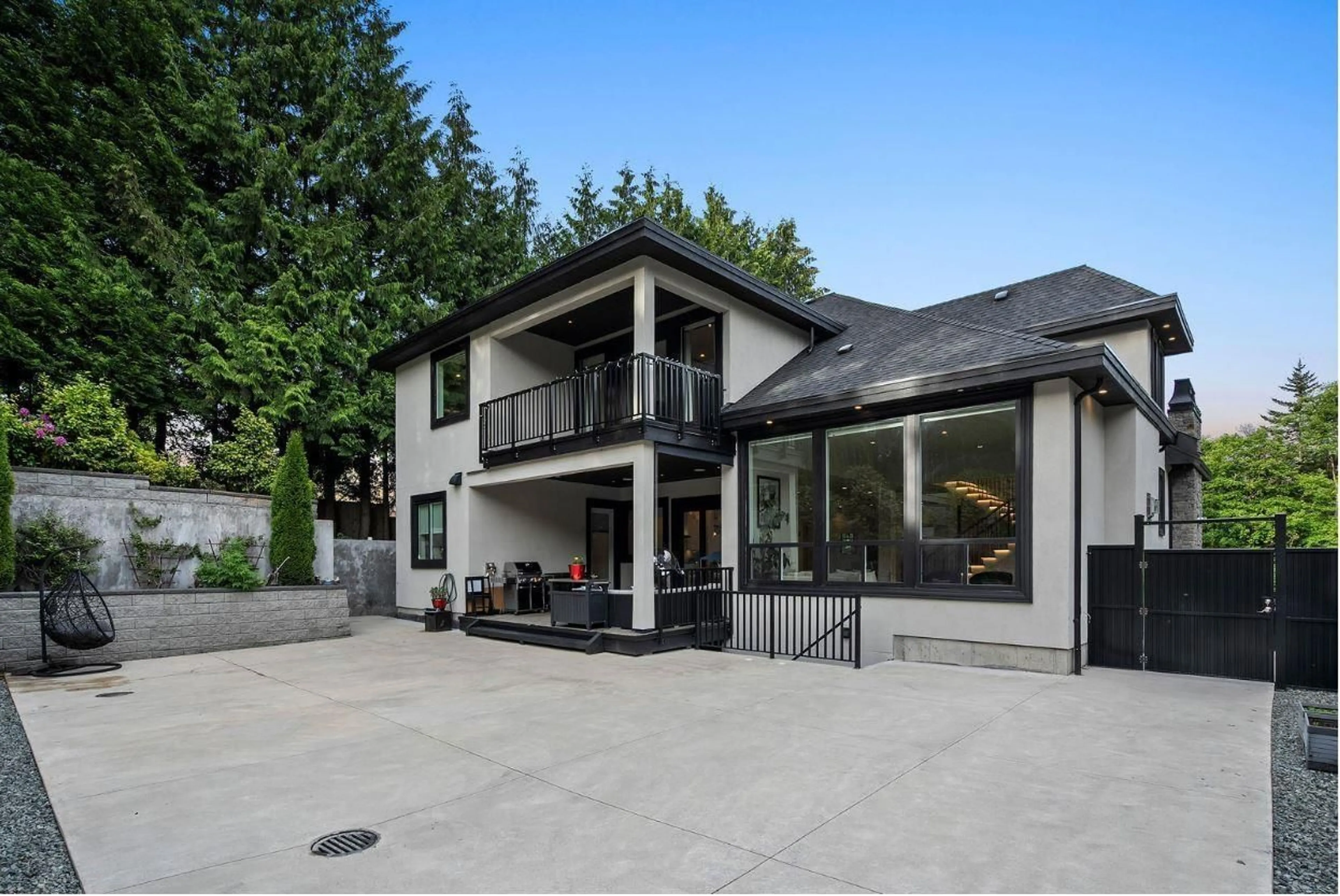 Patio, unknown for 9075 164, Surrey British Columbia V4N2Z9