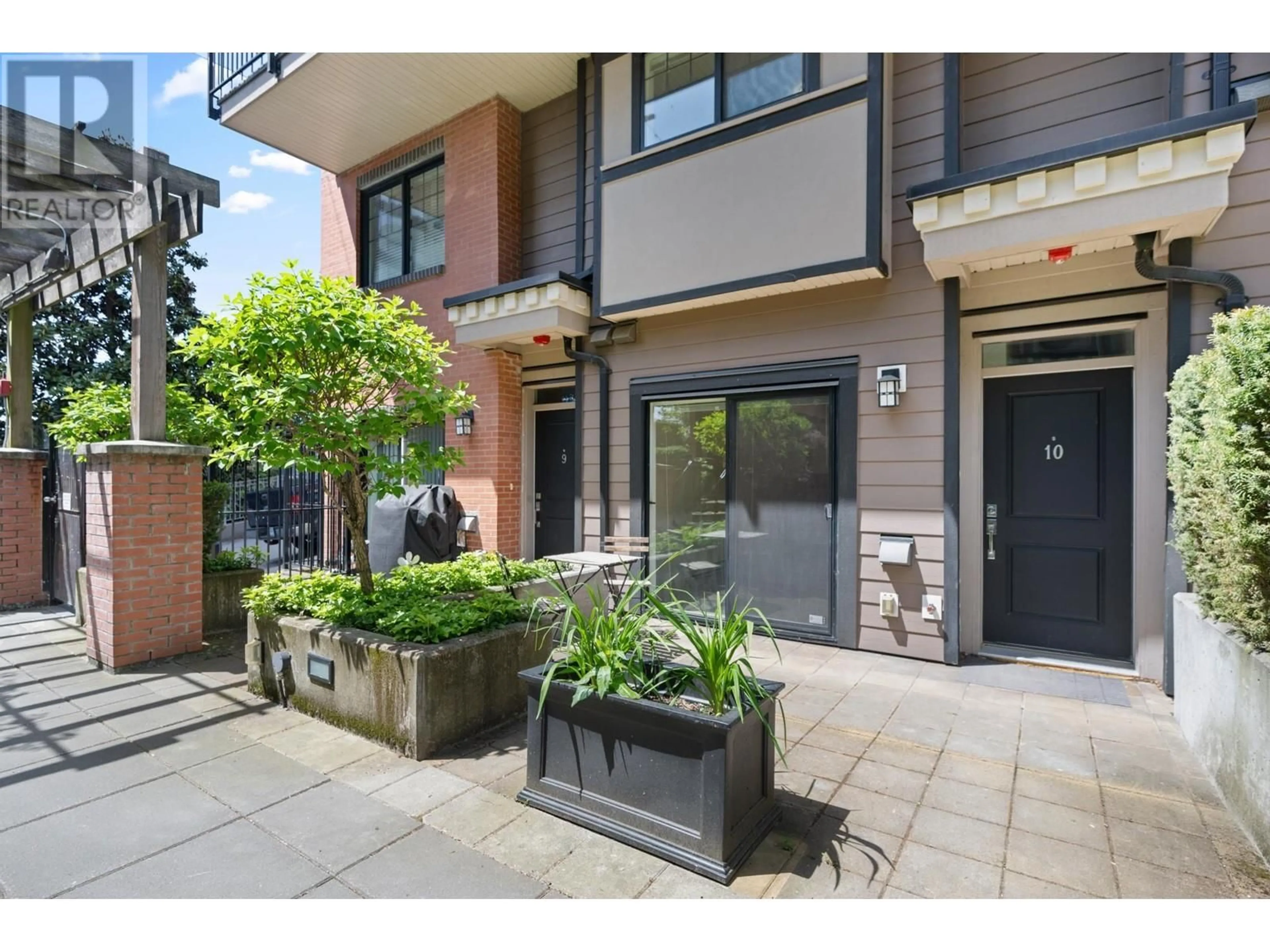 Unknown for 10 - 838 ROYAL AVENUE, New Westminster British Columbia V3M1J9