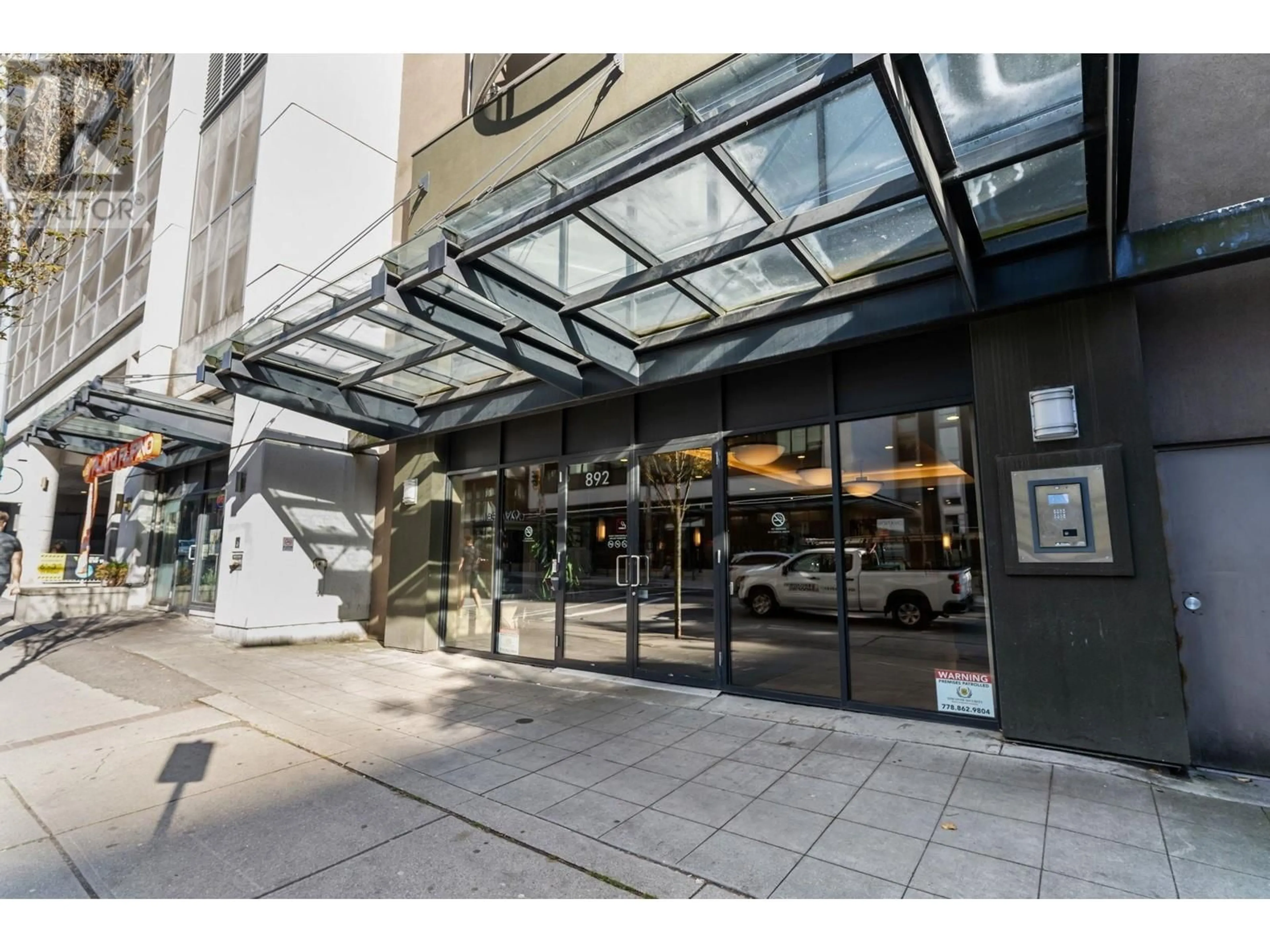 Indoor foyer for 101 - 892 CARNARVON STREET, New Westminster British Columbia V3M0C5