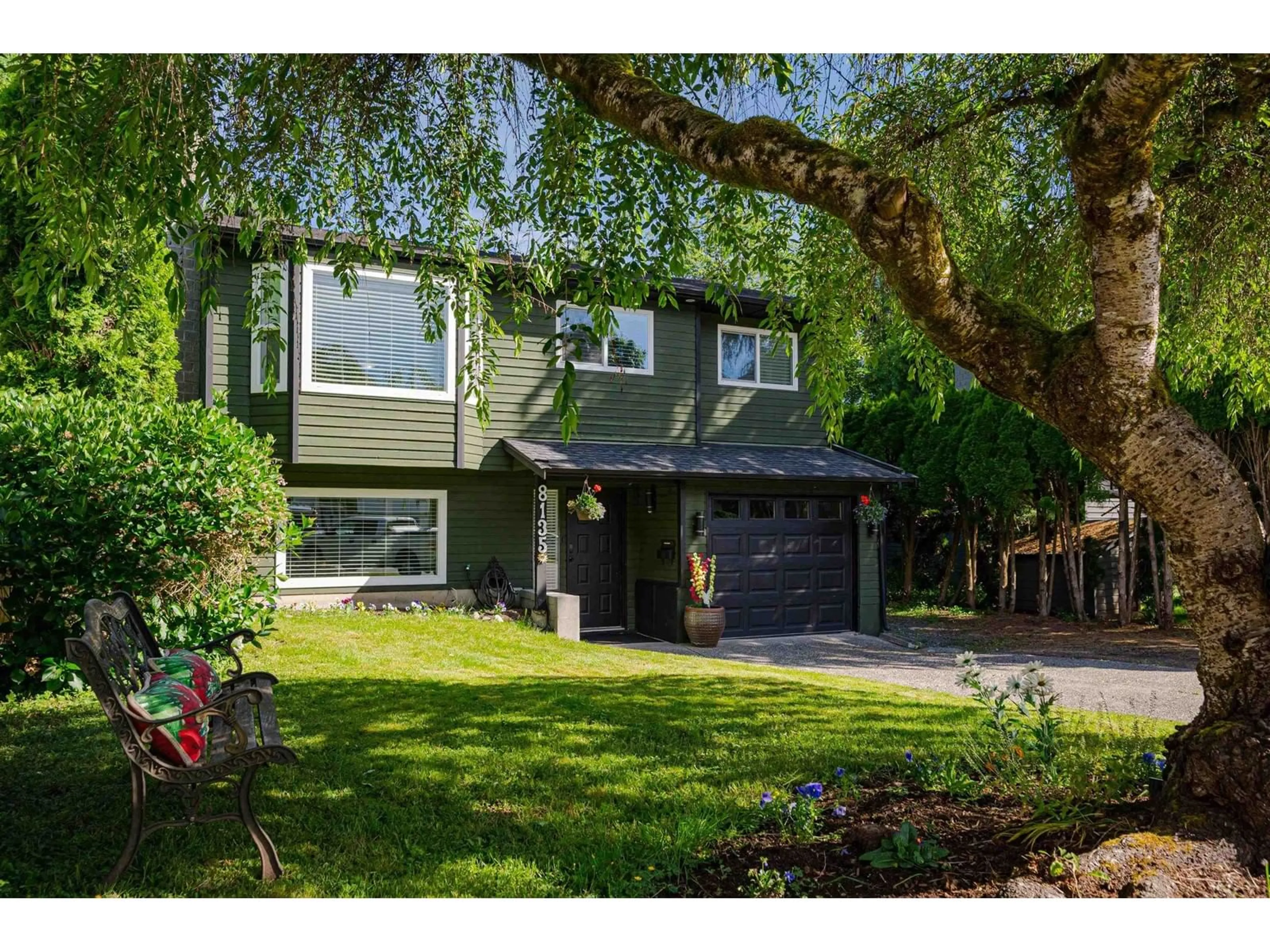 Home with vinyl exterior material, street for 8135 138, Surrey British Columbia V3W8M3
