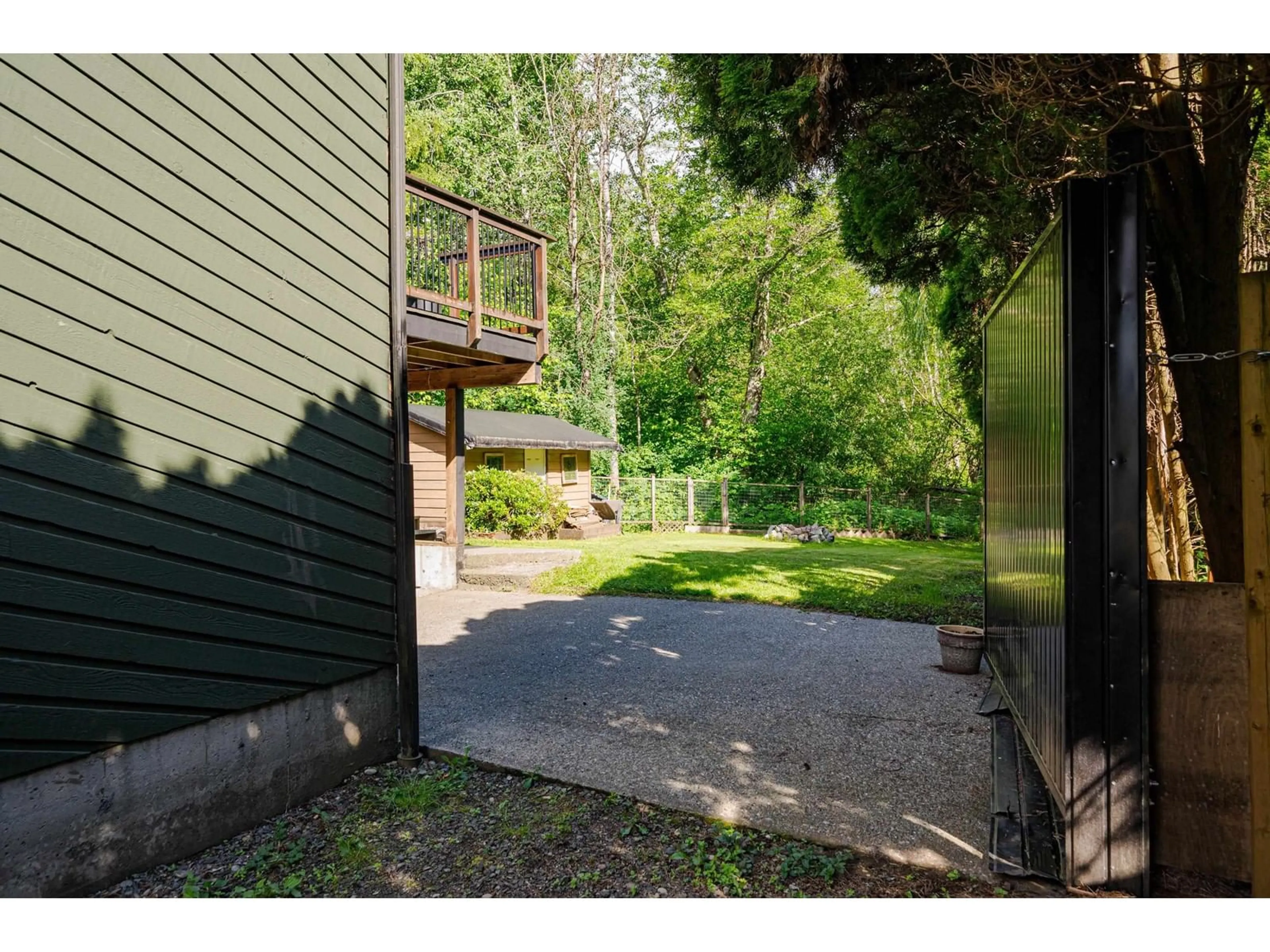 Patio, unknown for 8135 138, Surrey British Columbia V3W8M3