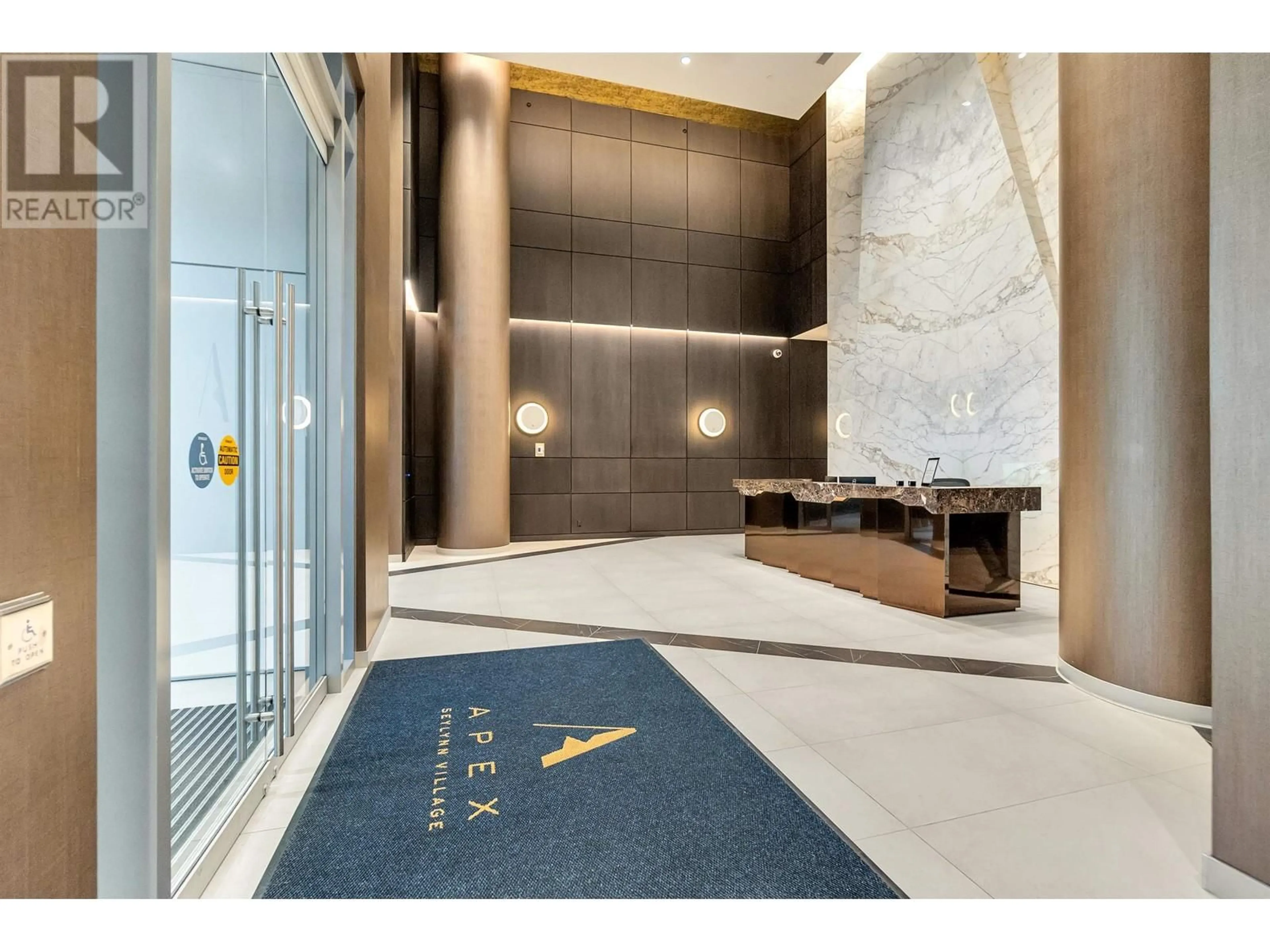 Indoor foyer for 1205 - 1500 FERN STREET, North Vancouver British Columbia V7J0E6