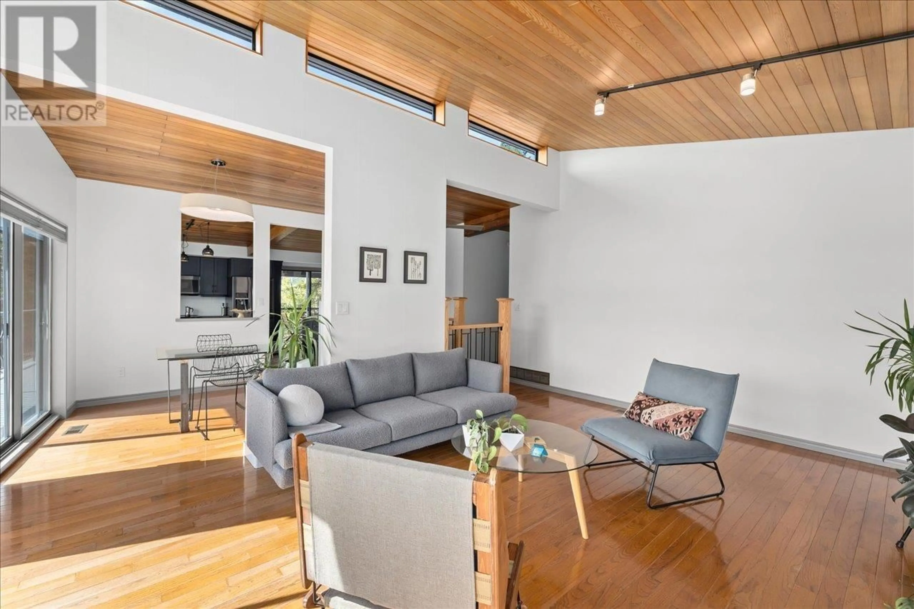 Living room with furniture, wood/laminate floor for 2949 WICKHAM DRIVE, Coquitlam British Columbia V3C4N5