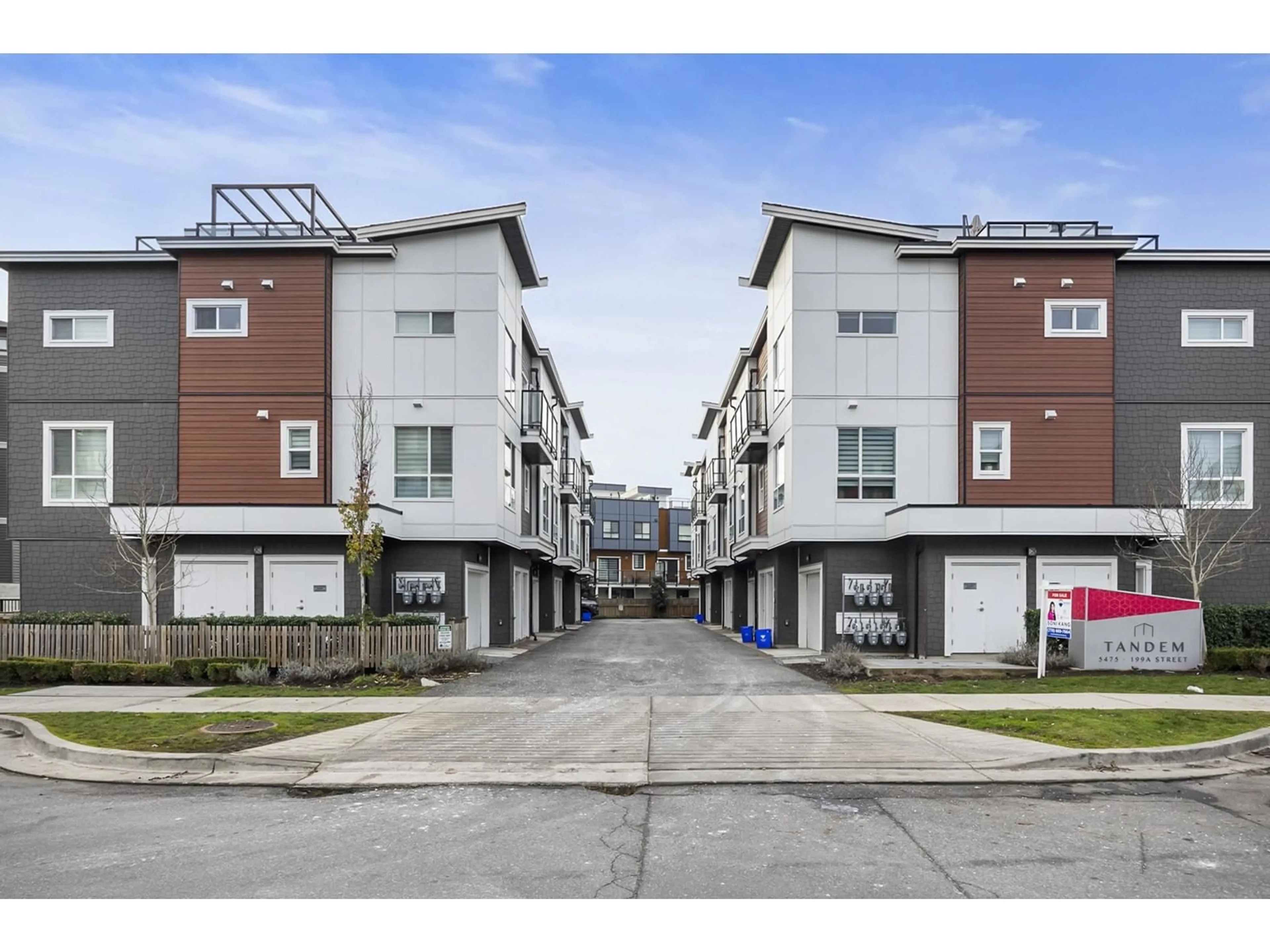 Unknown for 3 - 5475 199A, Langley British Columbia V3A1J7