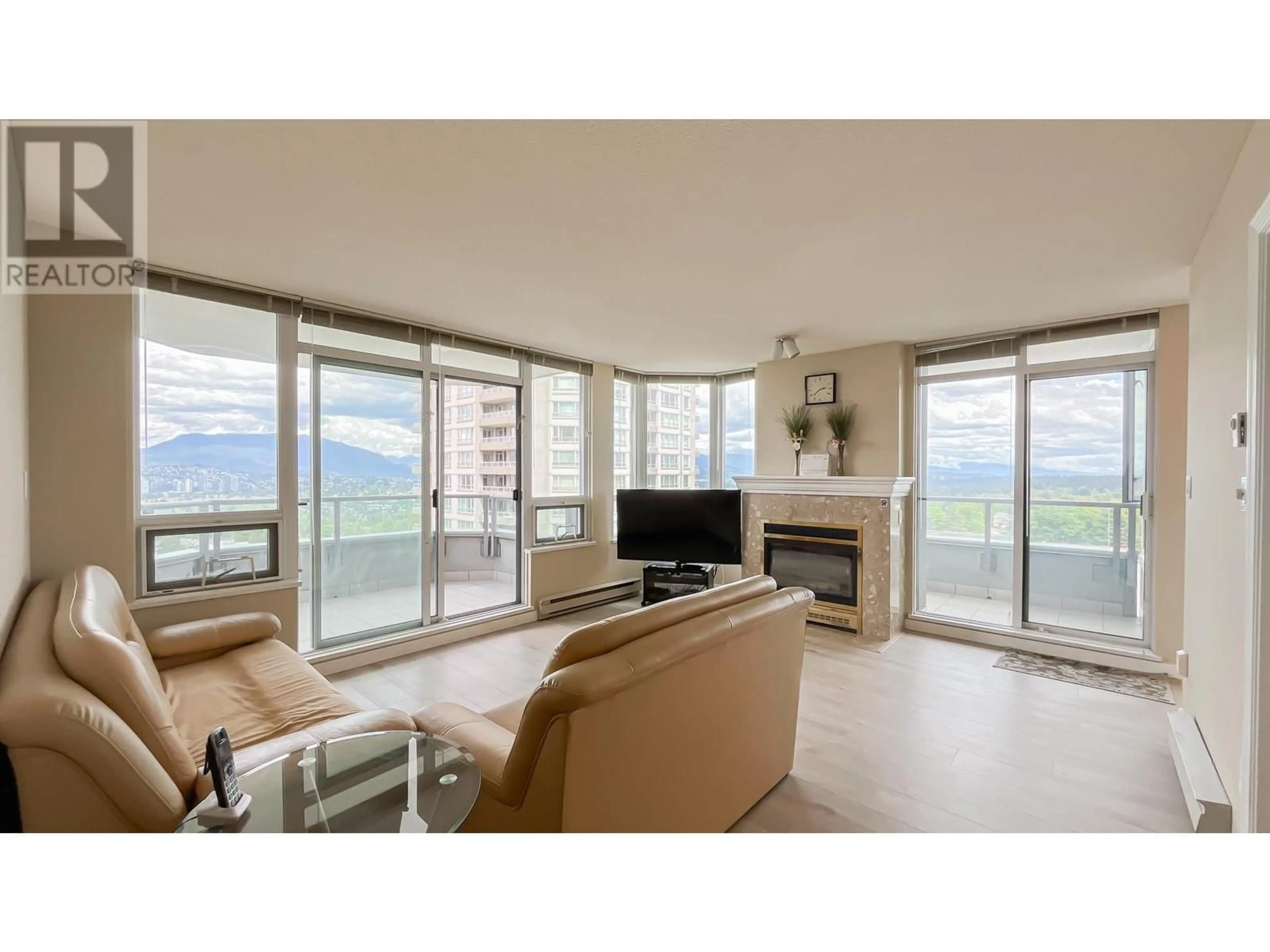 Living room with furniture, unknown for 1200 - 4825 HAZEL STREET, Burnaby British Columbia V5H4N4
