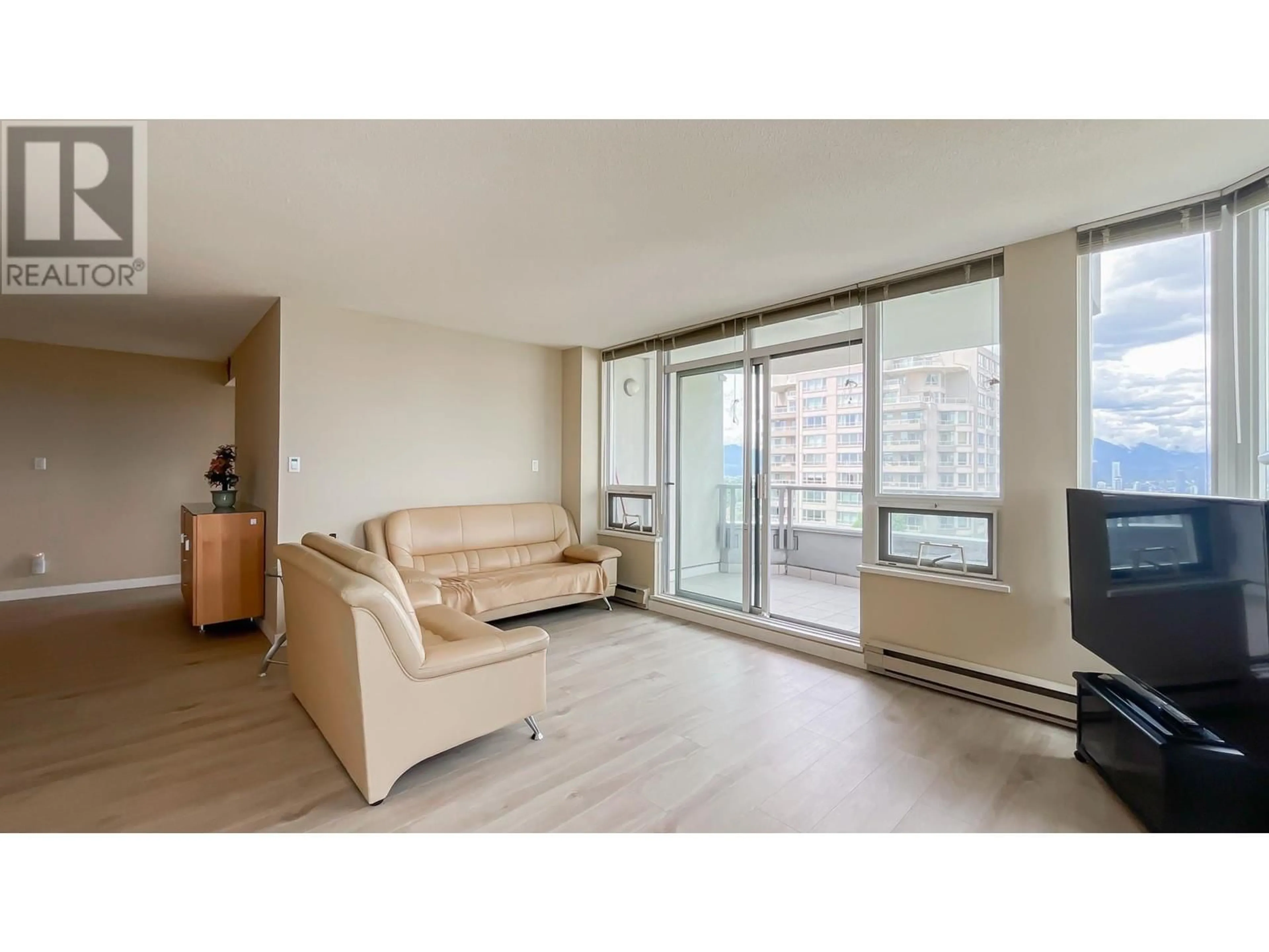 Living room with furniture, unknown for 1200 - 4825 HAZEL STREET, Burnaby British Columbia V5H4N4