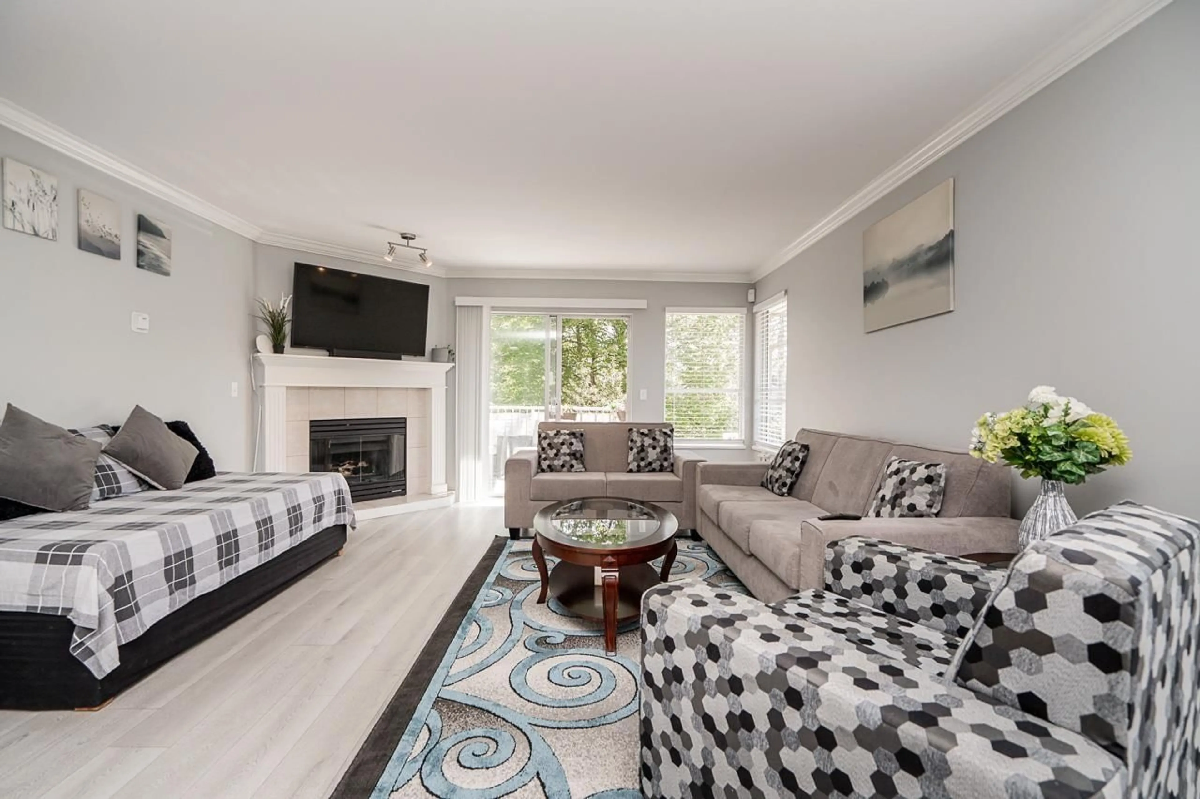 Living room with furniture, unknown for 213 - 16031 82, Surrey British Columbia V4N0N4
