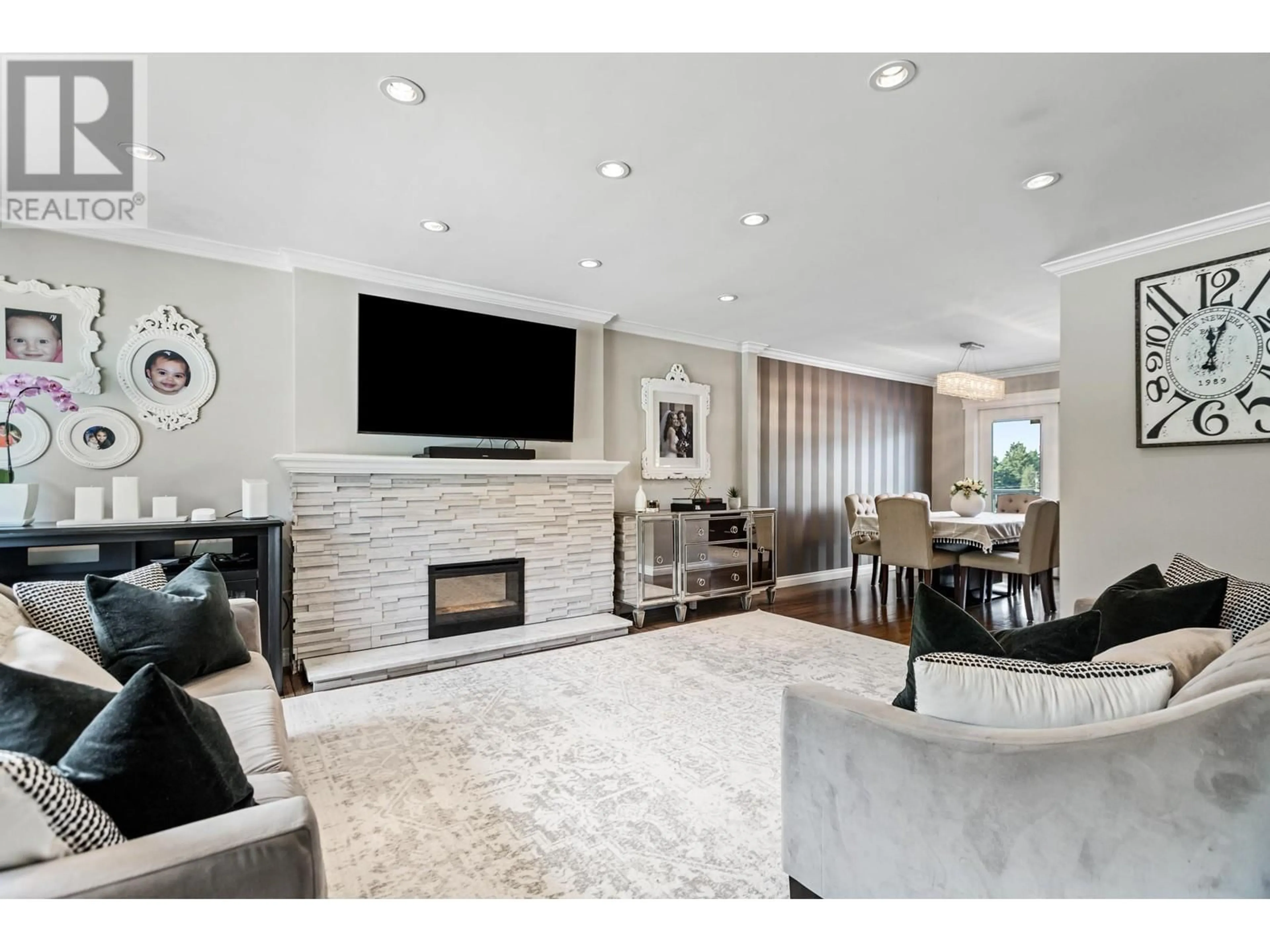 Living room with furniture, unknown for 672 WILMOT STREET, Coquitlam British Columbia V3J6P4
