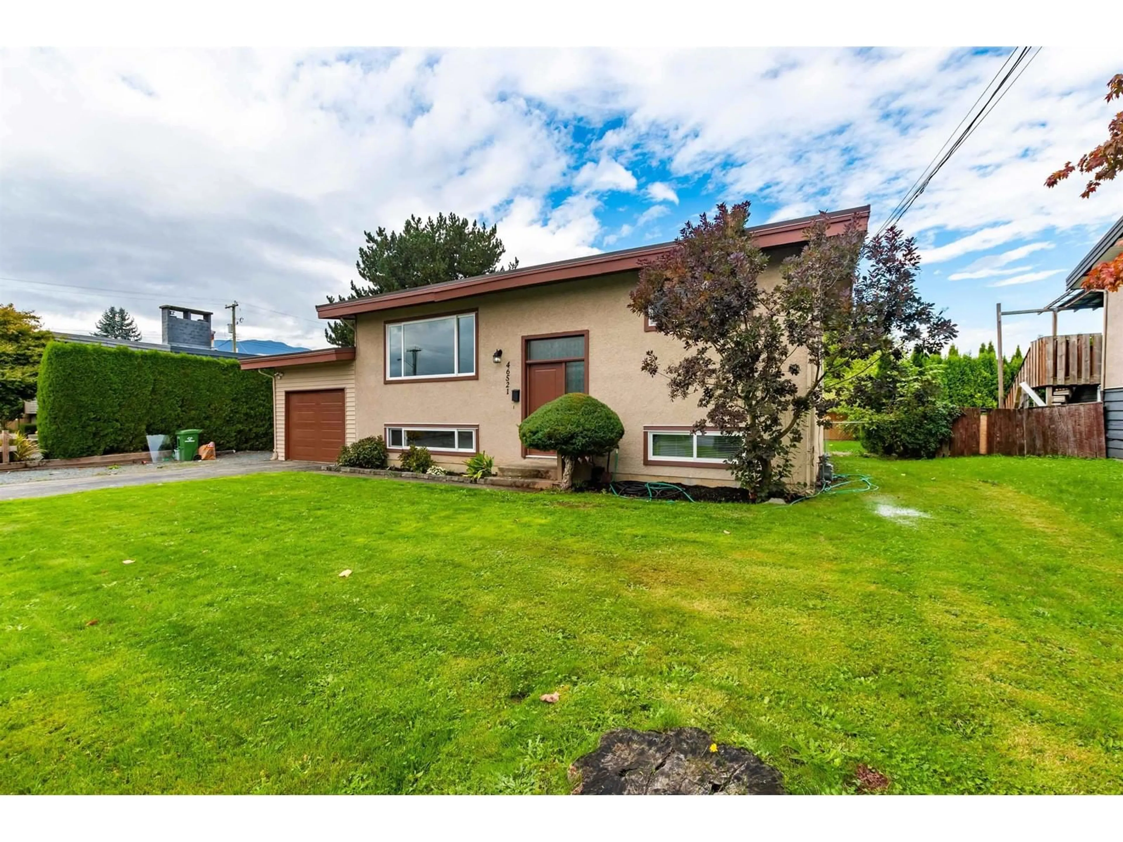 A pic from outside/outdoor area/front of a property/back of a property/a pic from drone, street for 46521 TETON AVENUE, Chilliwack British Columbia V2P6M3