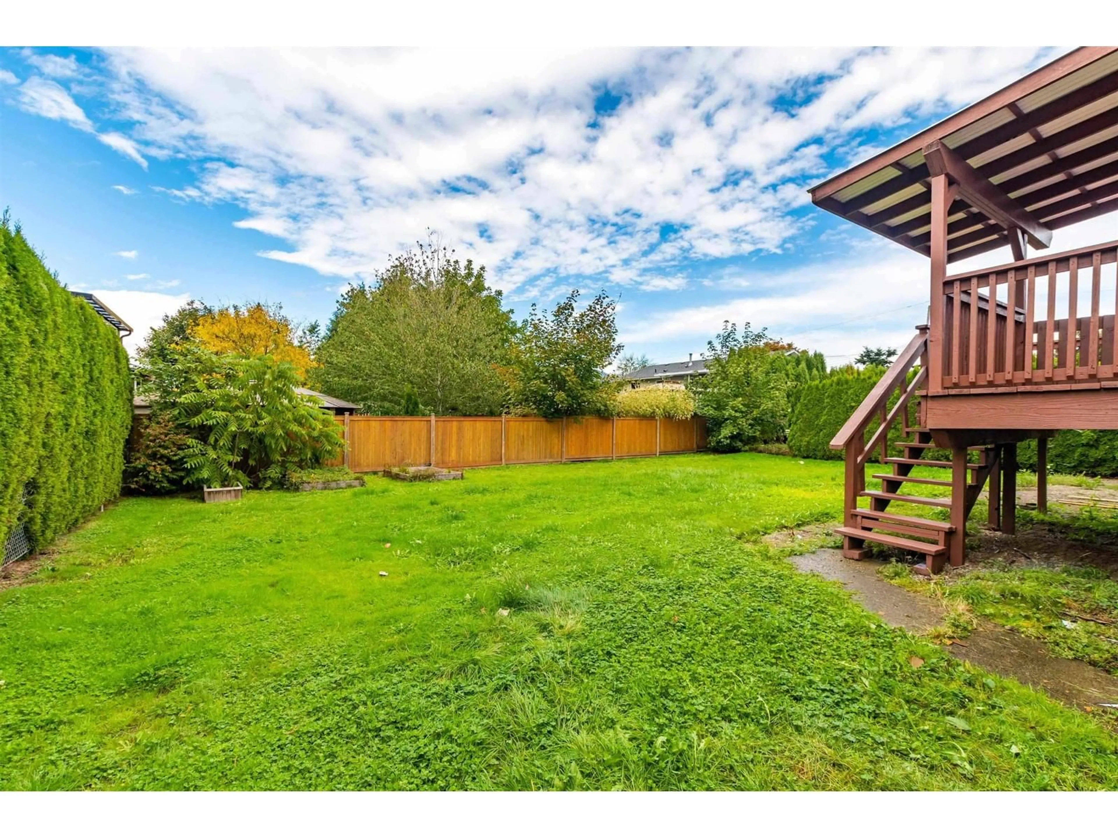 A pic from outside/outdoor area/front of a property/back of a property/a pic from drone, unknown for 46521 TETON AVENUE, Chilliwack British Columbia V2P6M3