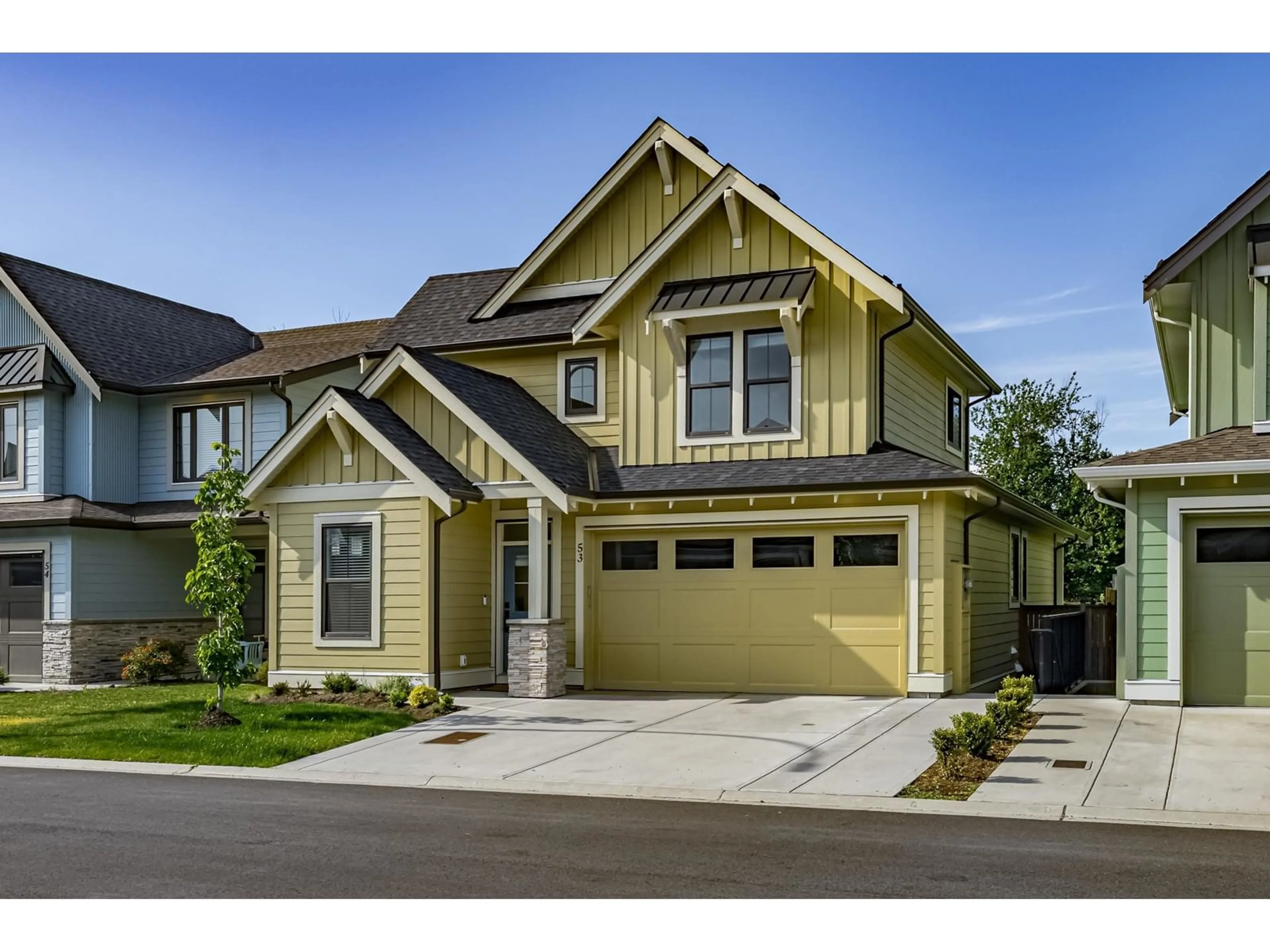 Home with vinyl exterior material, street for 53 - 46211 PROMONTORY ROAD, Chilliwack British Columbia V2R0E5