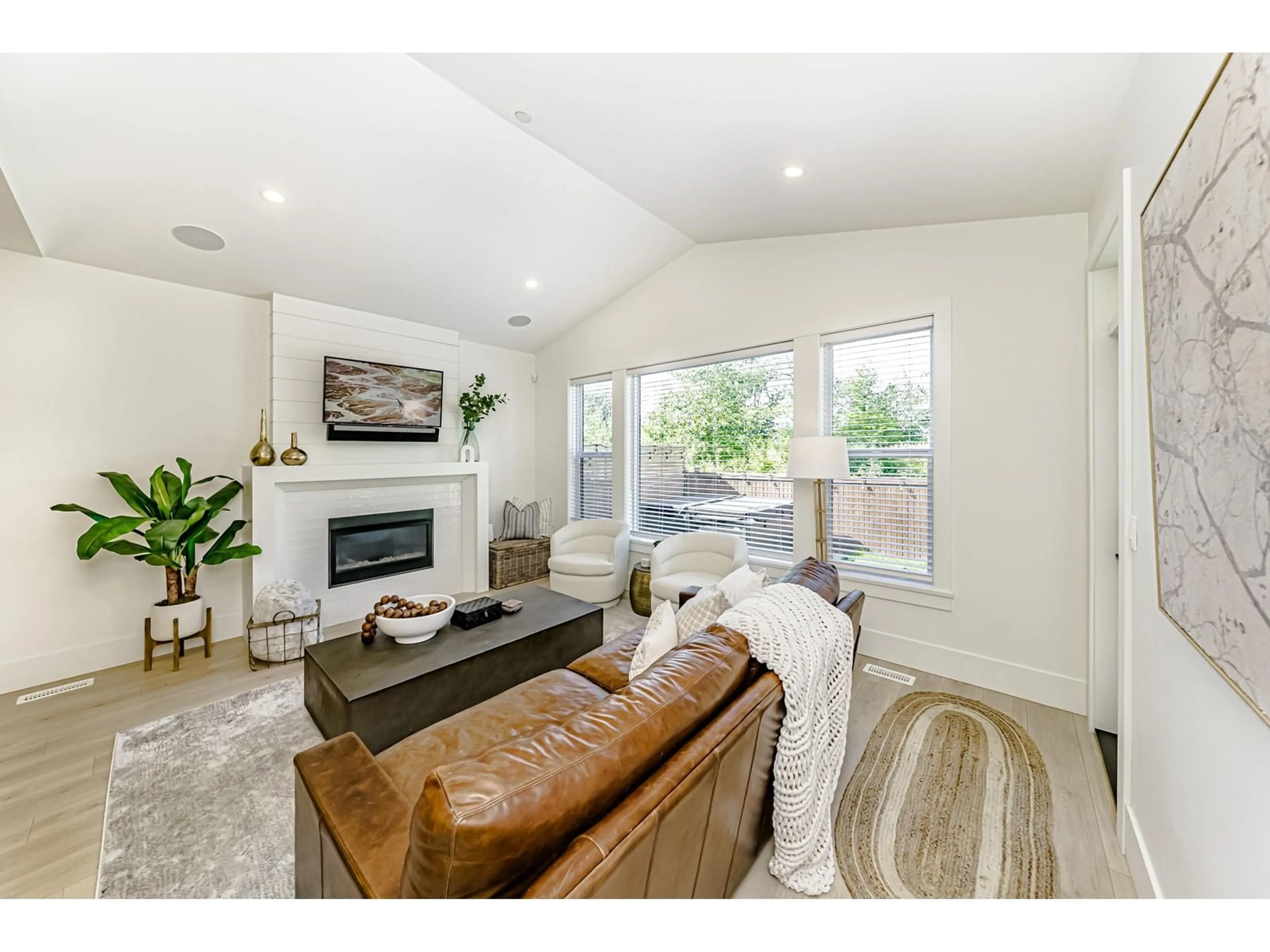 Living room with furniture, unknown for 53 - 46211 PROMONTORY ROAD, Chilliwack British Columbia V2R0E5