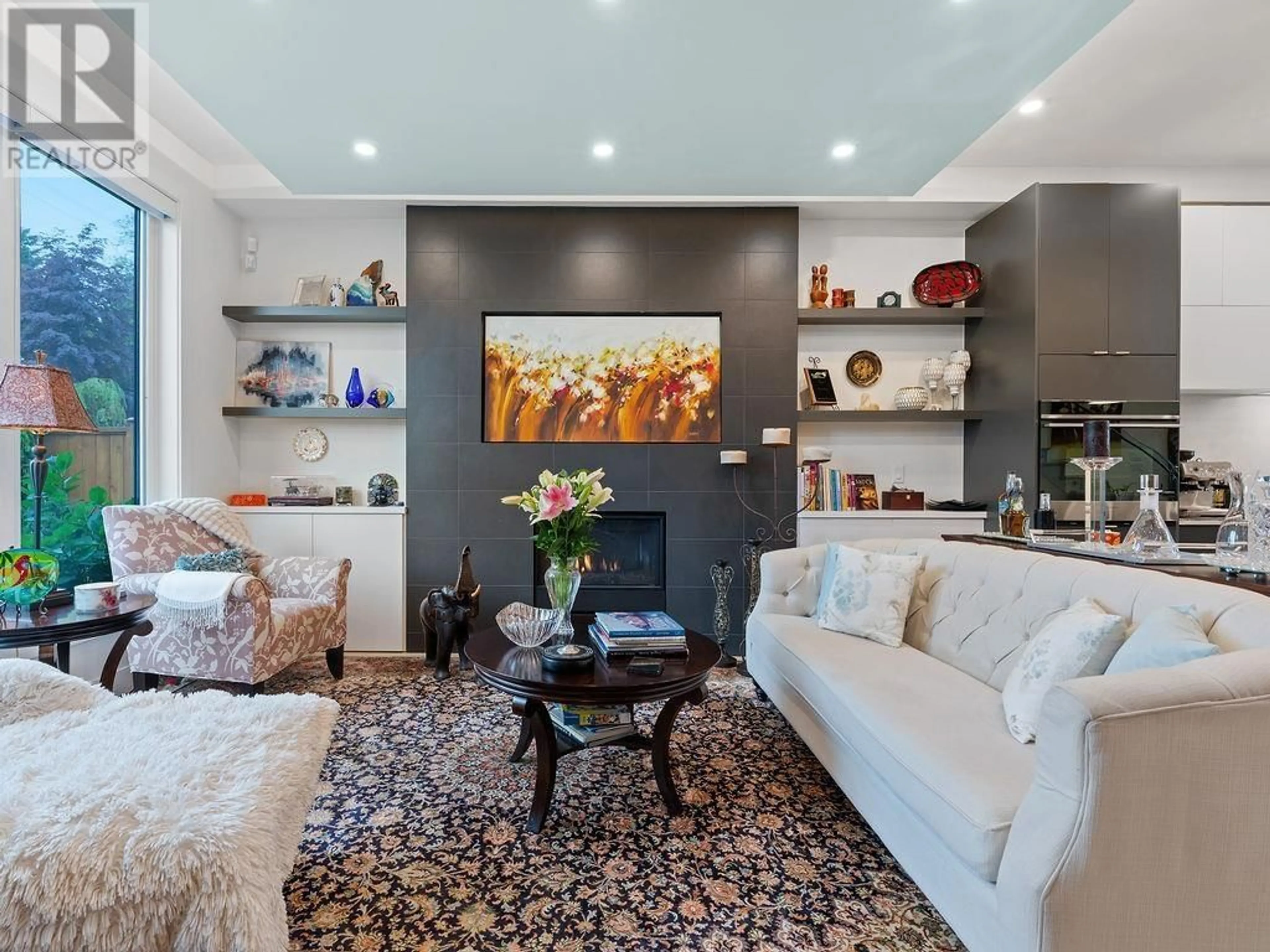 Living room with furniture, ceramic/tile floor for 609 4TH STREET, North Vancouver British Columbia V7L1J9