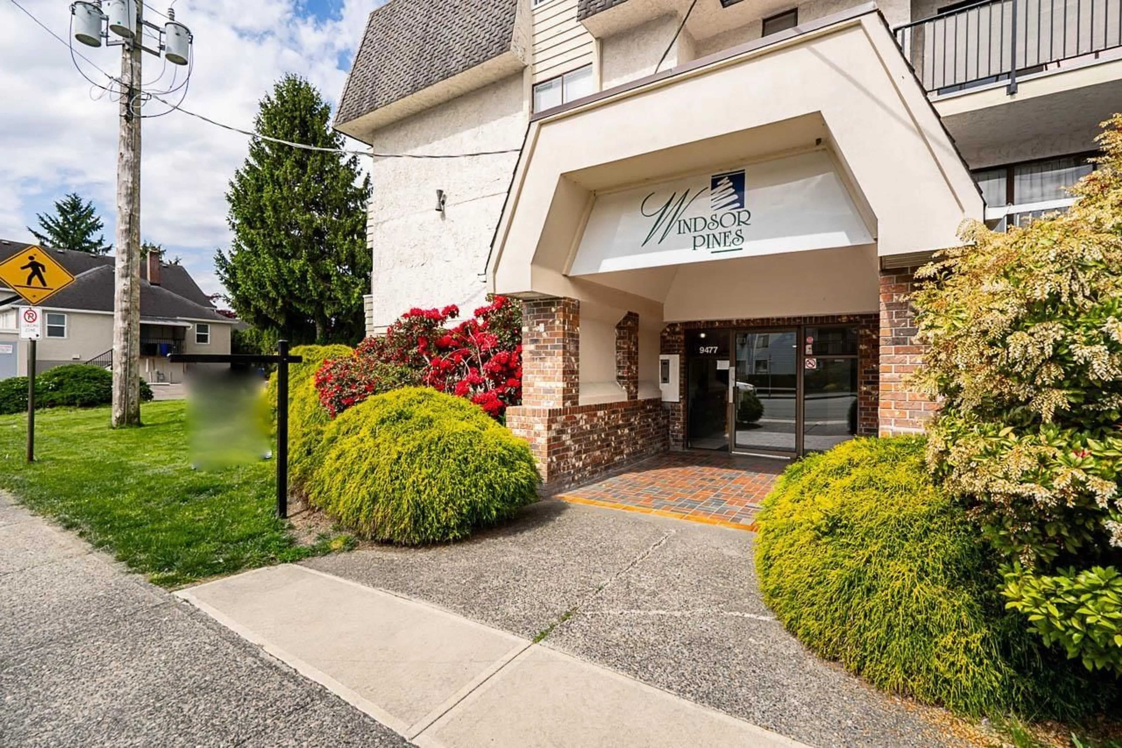 Indoor foyer for 110 - 9477 COOK STREET, Chilliwack British Columbia V2P4J8