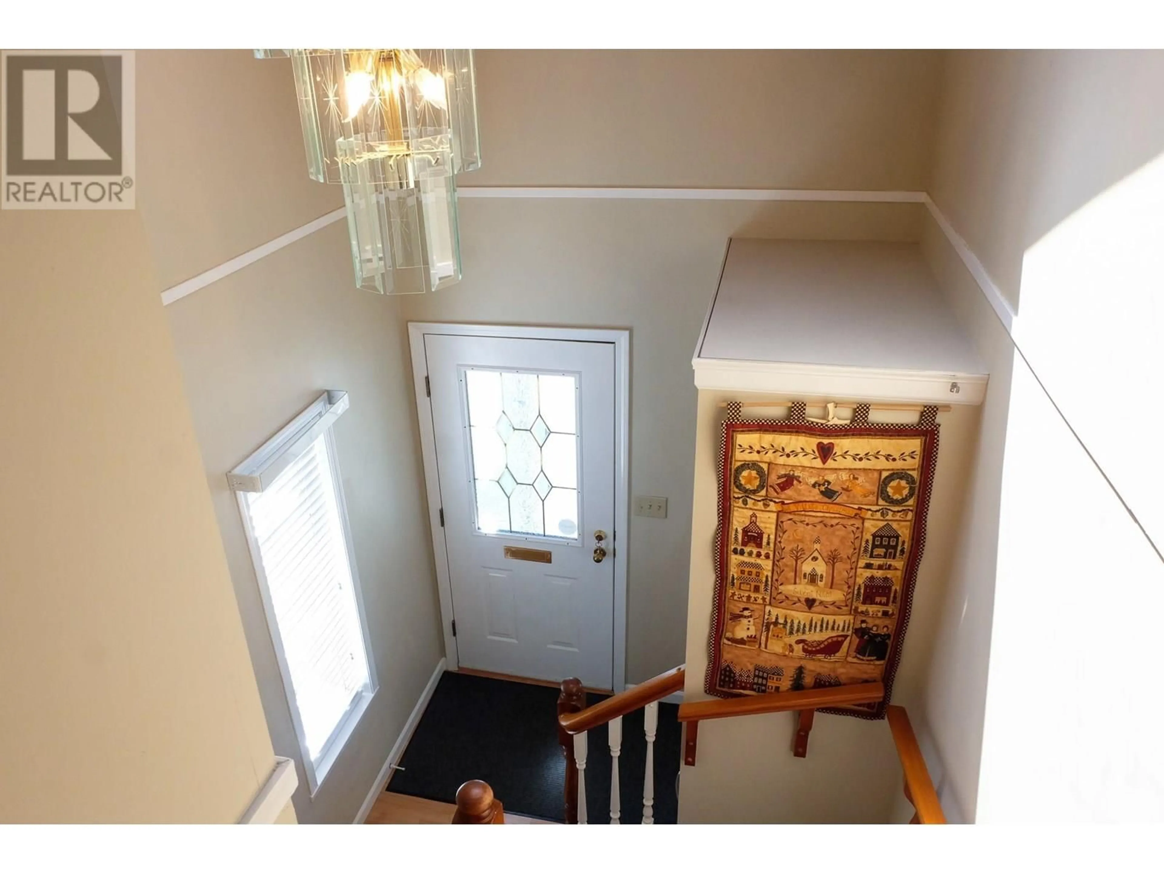 Indoor foyer for 16 - 4411 WILLIAMS ROAD, Richmond British Columbia V7E6B6