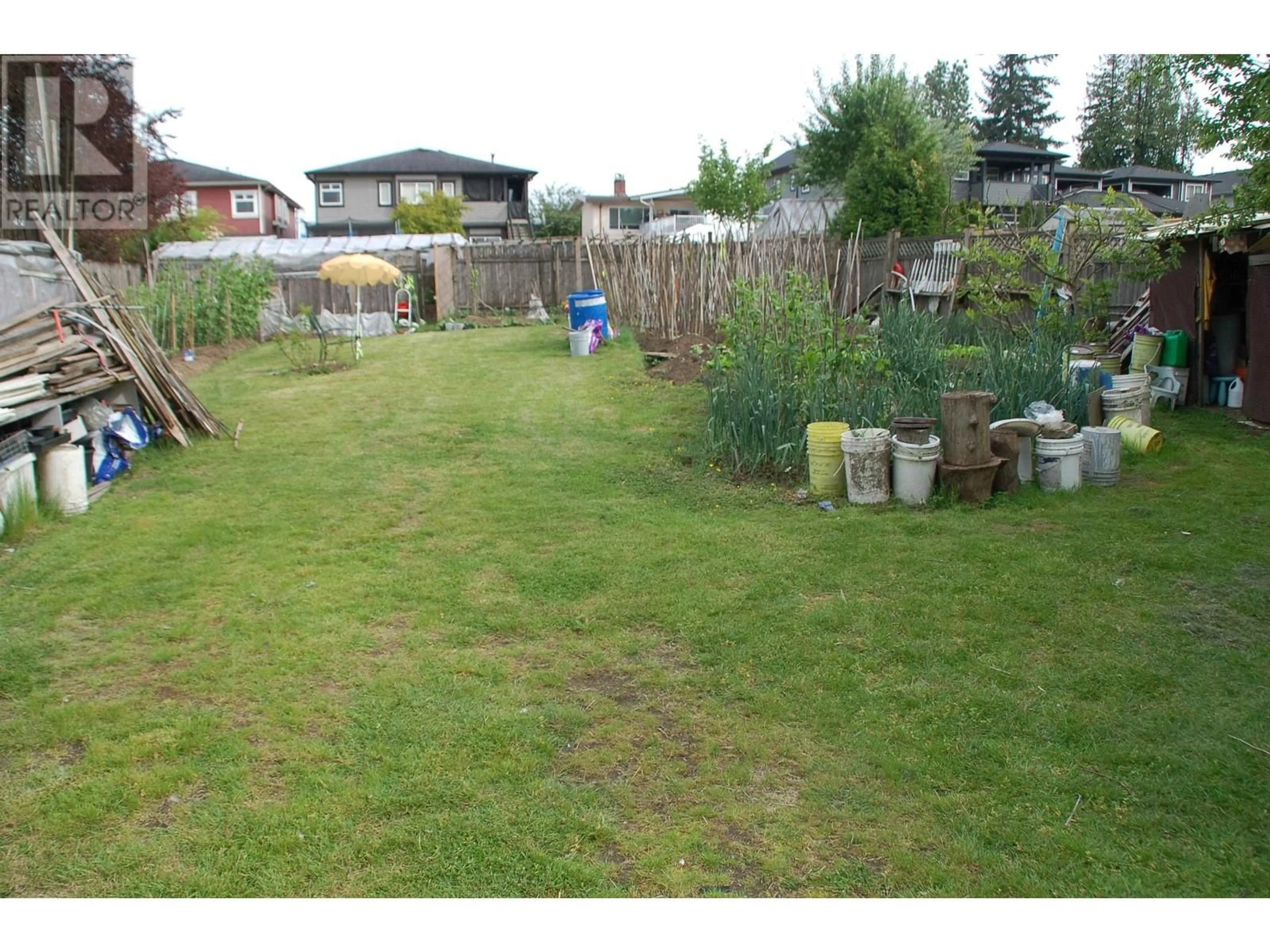 A pic from outside/outdoor area/front of a property/back of a property/a pic from drone, street for 7774 ROSEWOOD STREET, Burnaby British Columbia V5E2H1