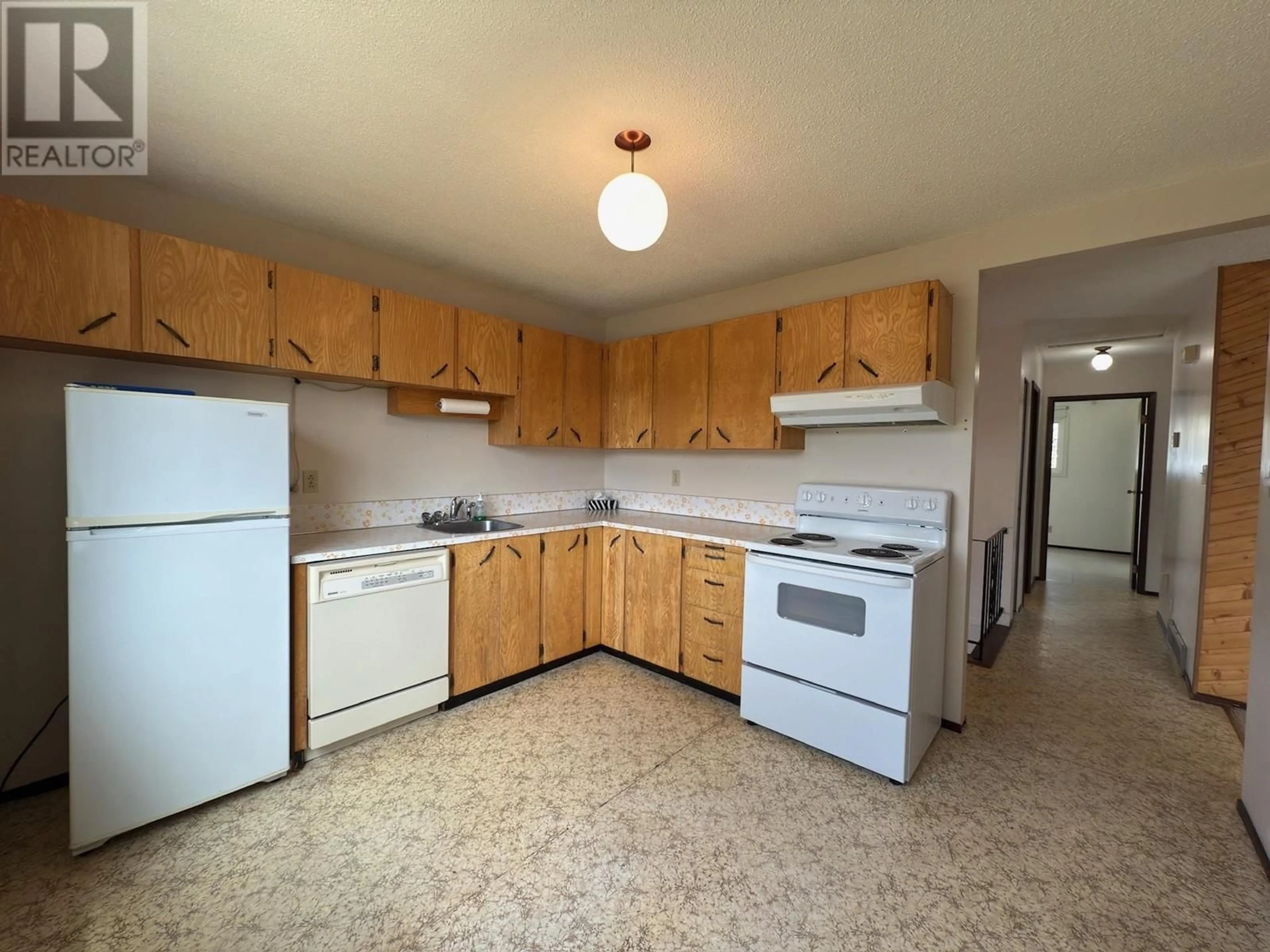 Standard kitchen, unknown for 980 WESTERN AVENUE, Williams Lake British Columbia V2G2J6