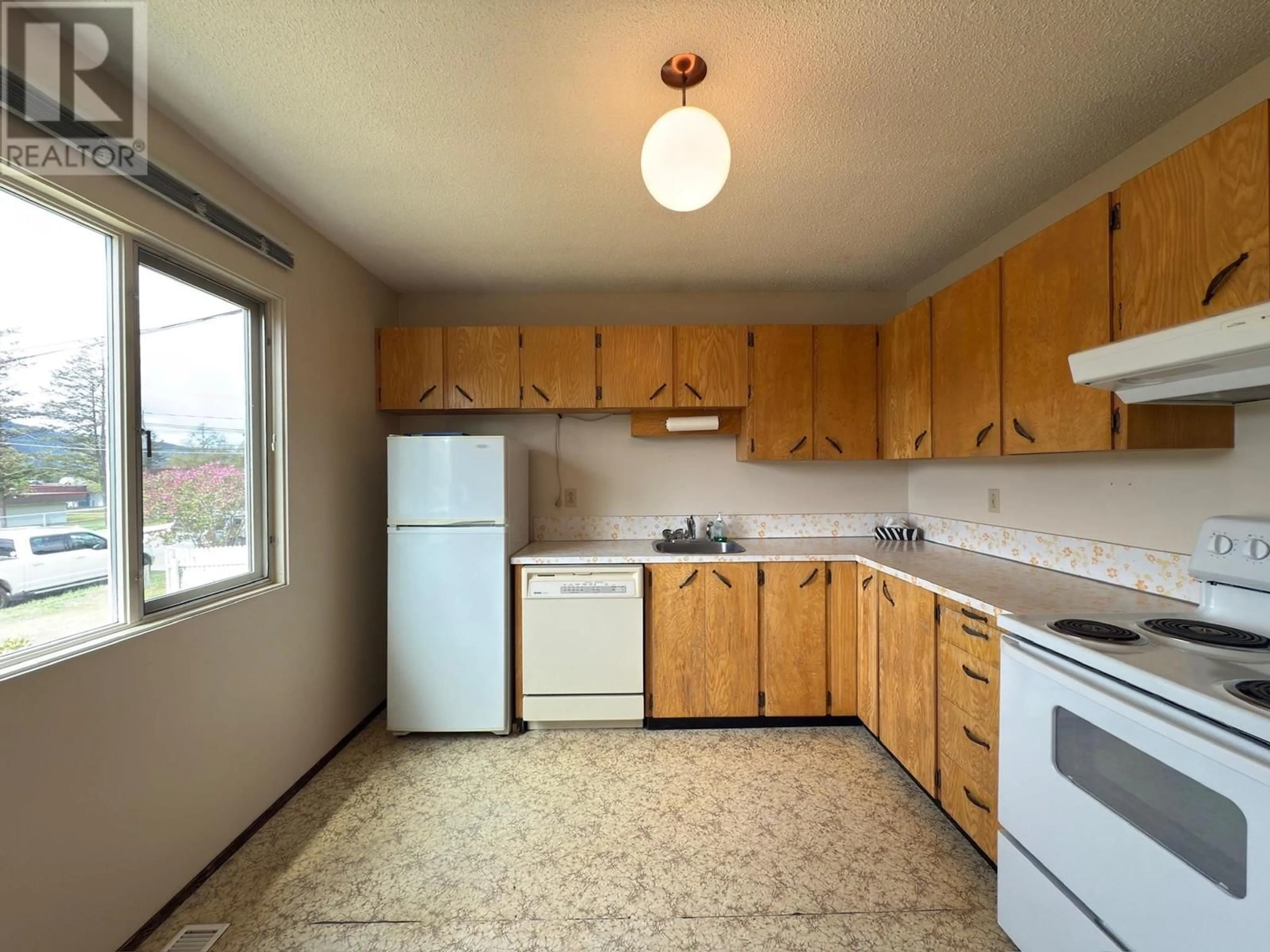 Standard kitchen, unknown for 980 WESTERN AVENUE, Williams Lake British Columbia V2G2J6