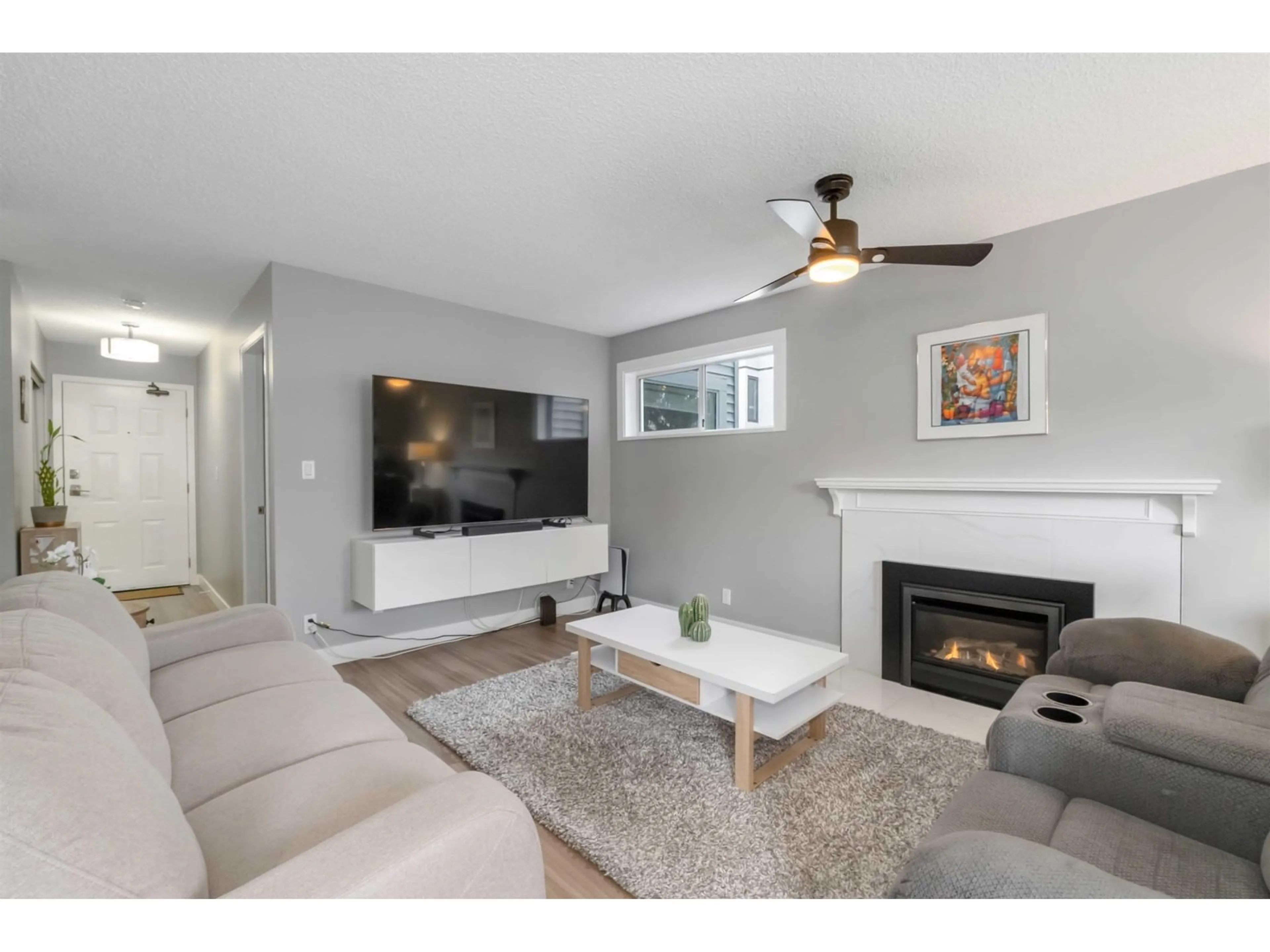 Living room with furniture, unknown for 205 - 1473 BLACKWOOD, White Rock British Columbia V4B3V6