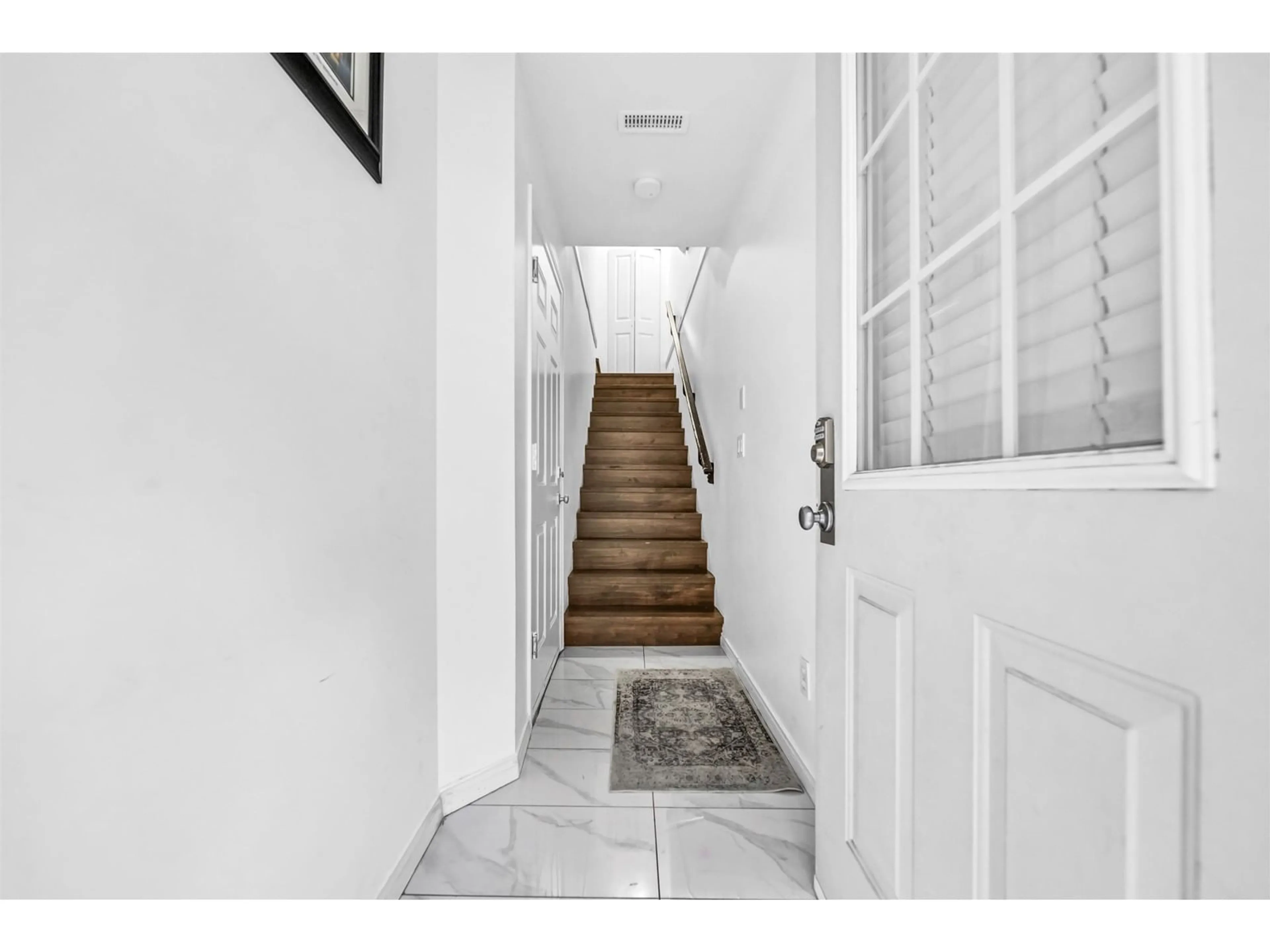 Indoor entryway for 75 - 6533 121, Surrey British Columbia V3W1M5