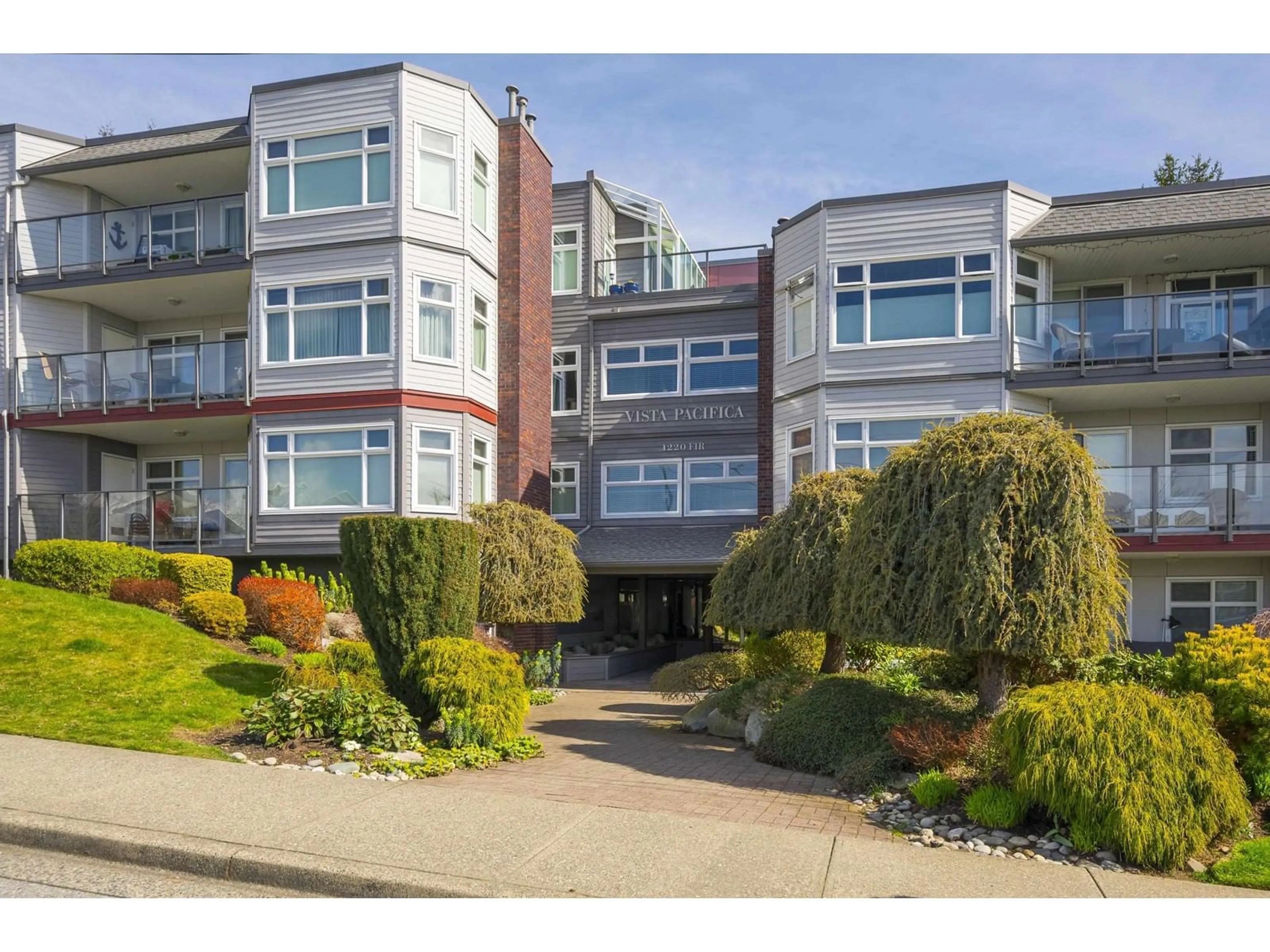 Unknown for 308 - 1220 FIR, White Rock British Columbia V4B4B1