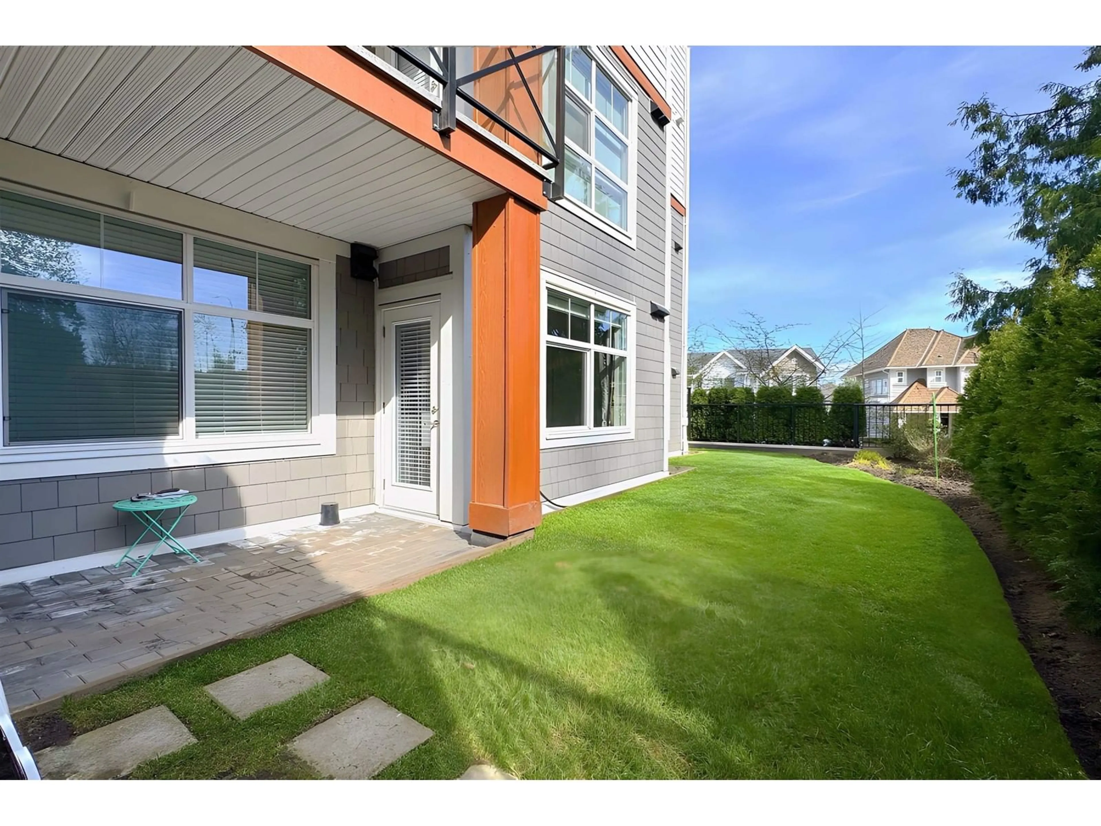 Patio, street for 101 - 14605 MCDOUGALL, Surrey British Columbia V4P0G7